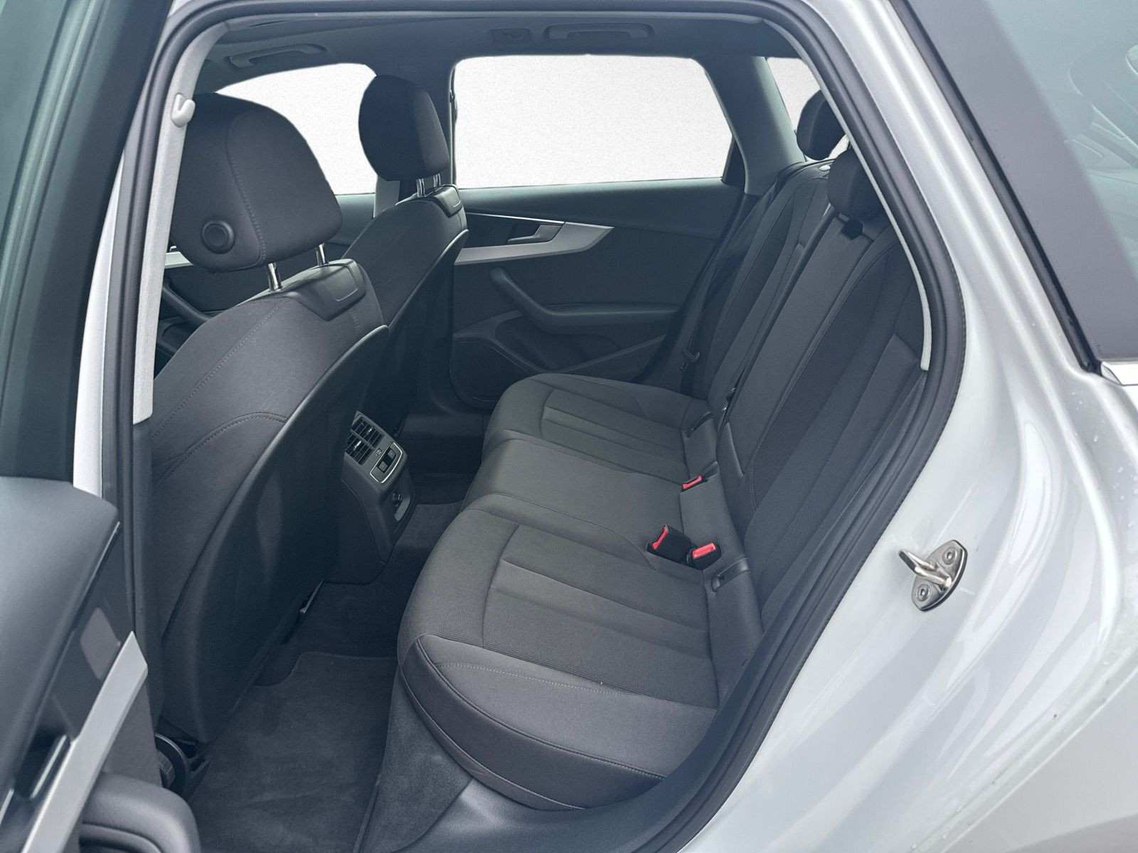 Audi - A4 Avant_12