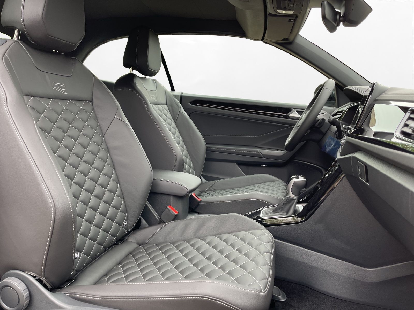 Volkswagen - T-Roc_11