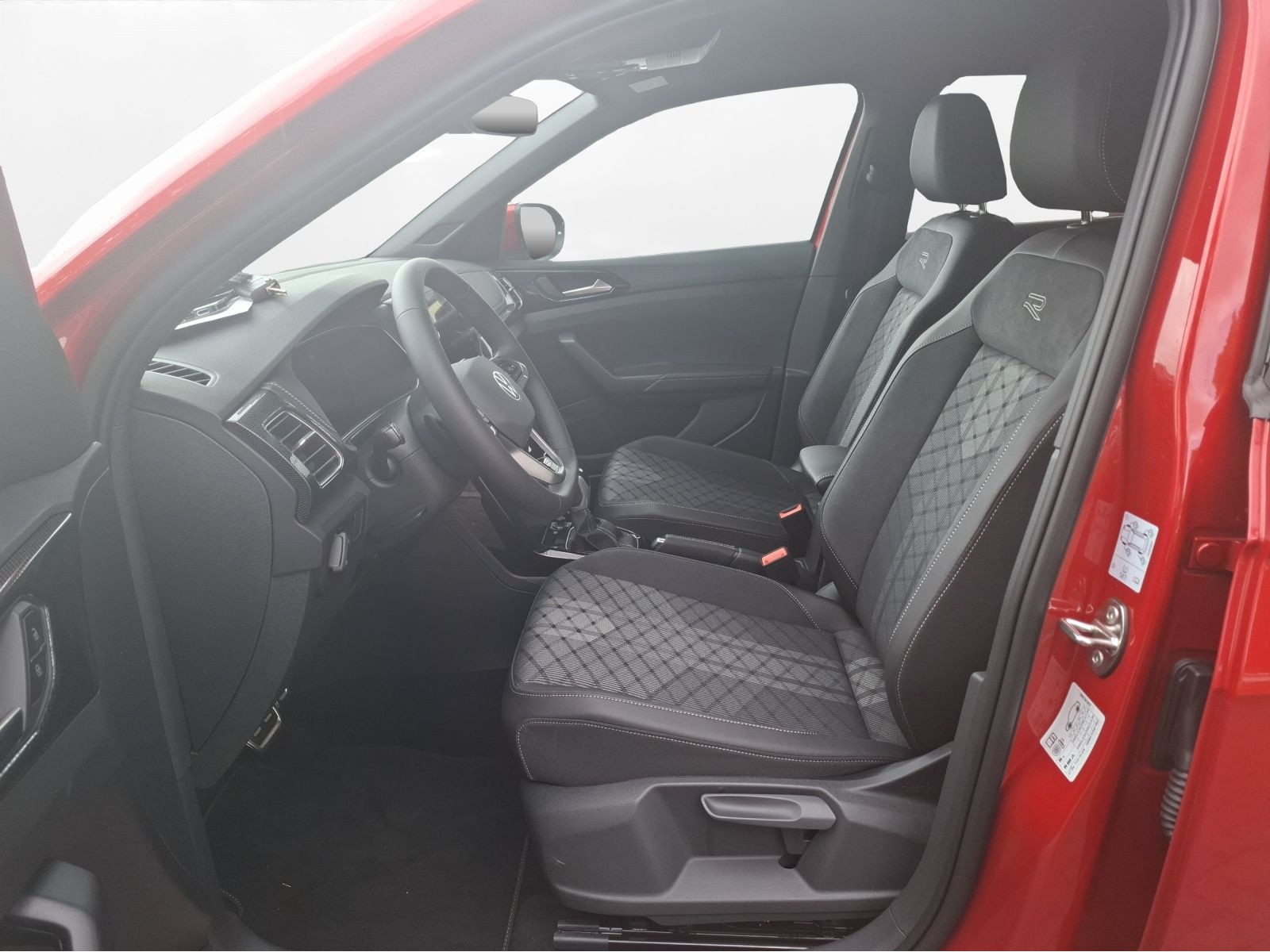 Volkswagen - T-Cross_4
