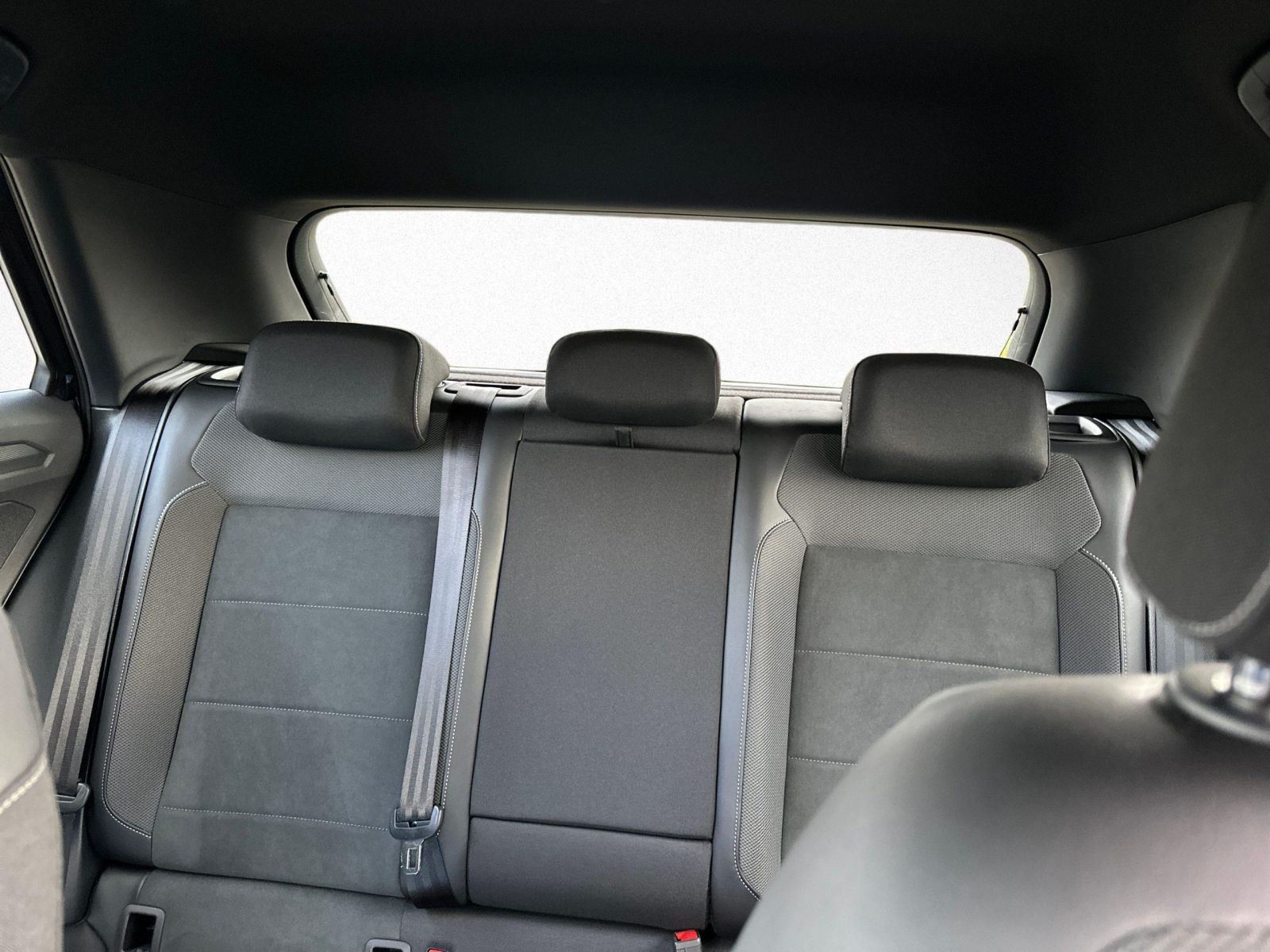 Volkswagen - T-Roc_11