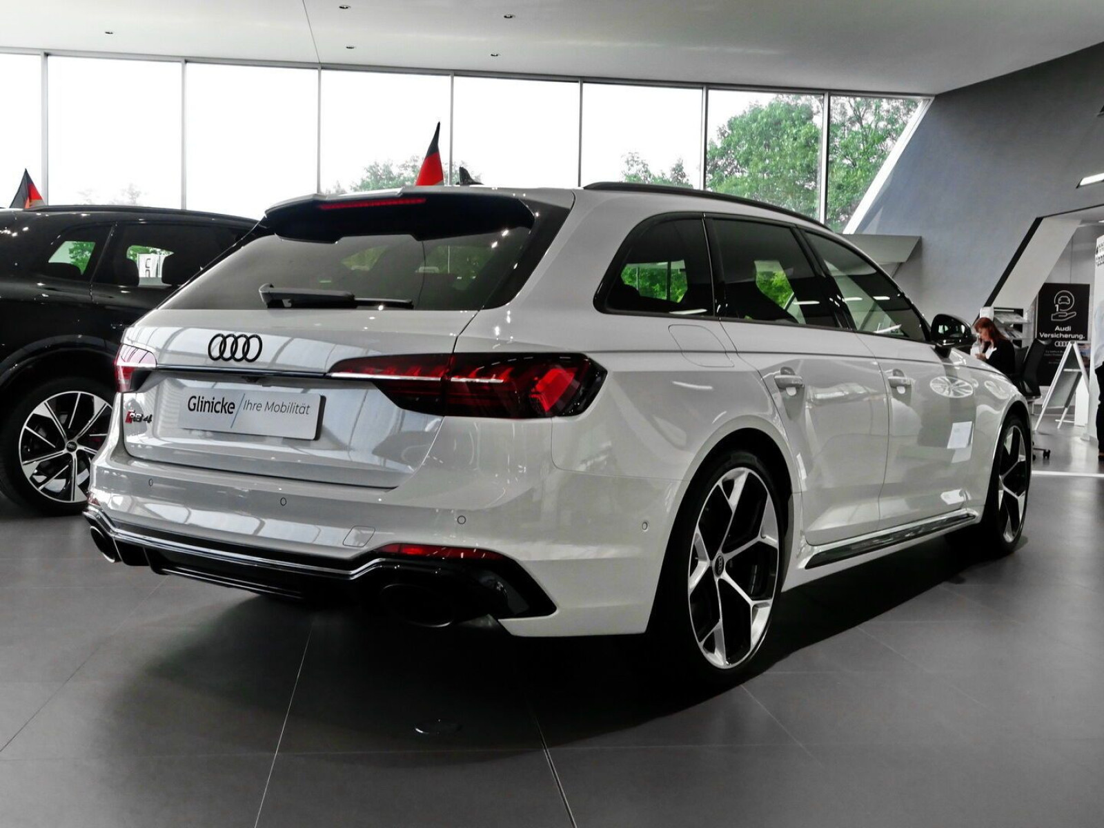 Audi - RS 4 Avant_4
