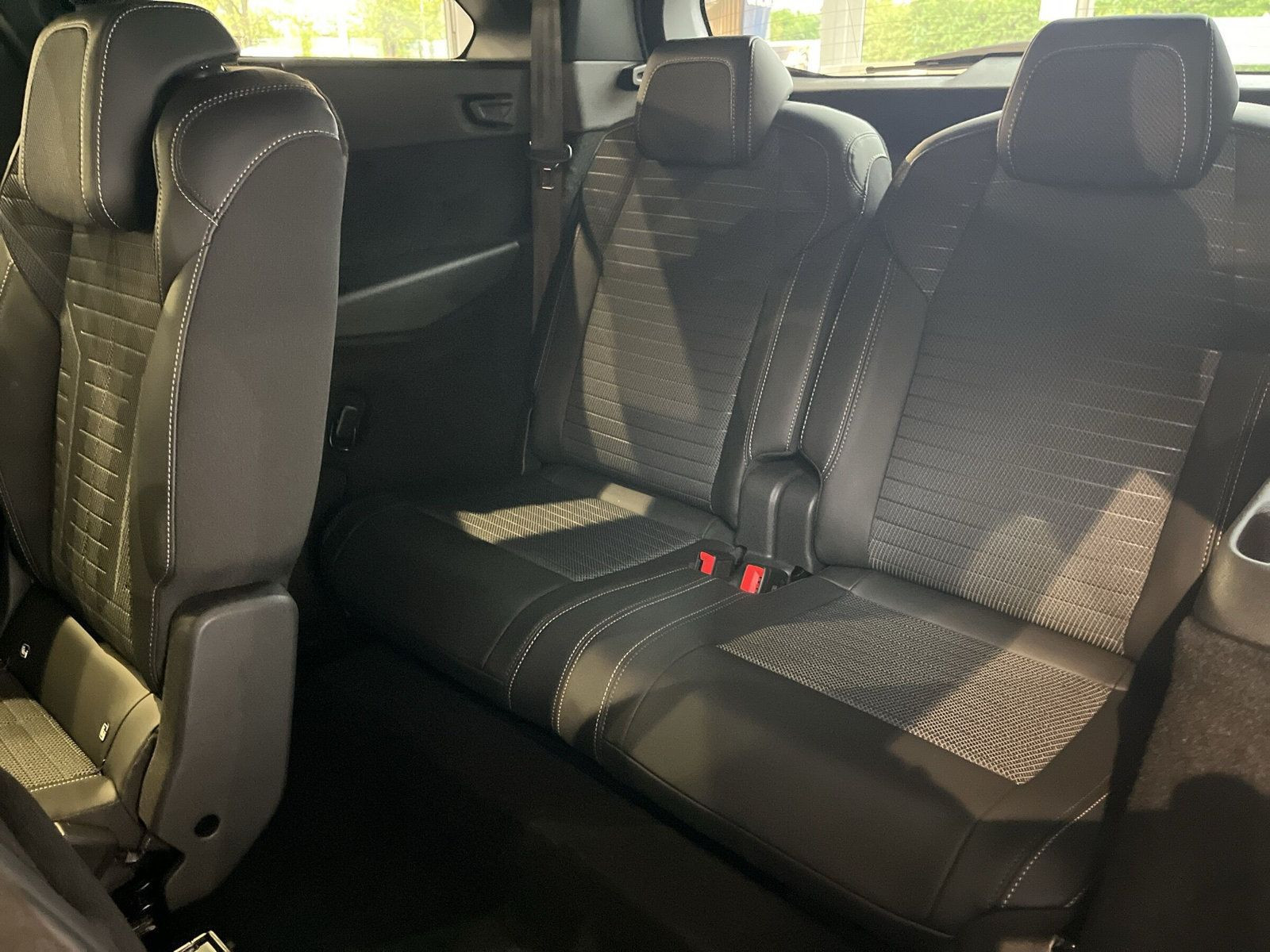 Peugeot - 5008_11