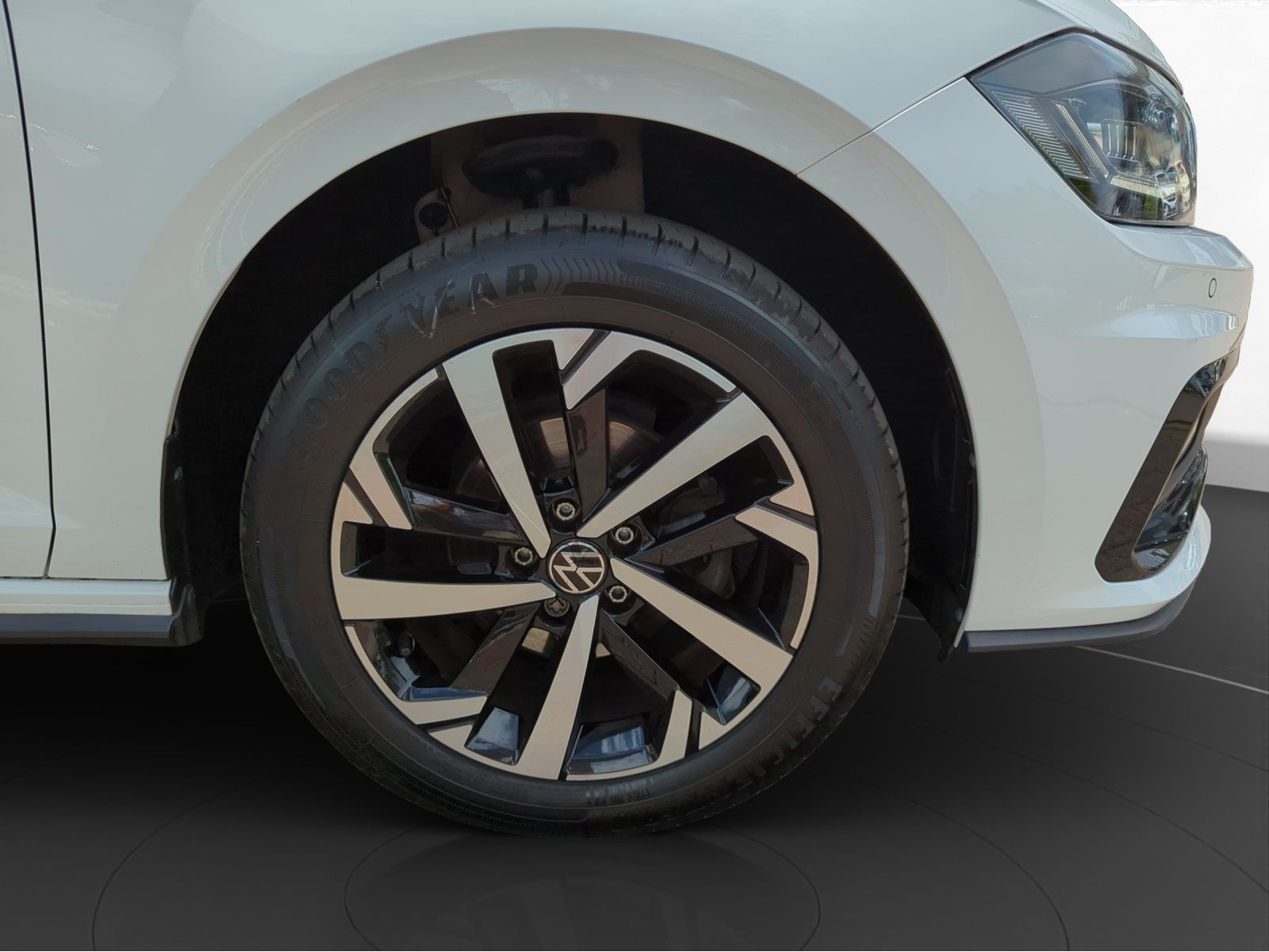 Volkswagen - Polo_11