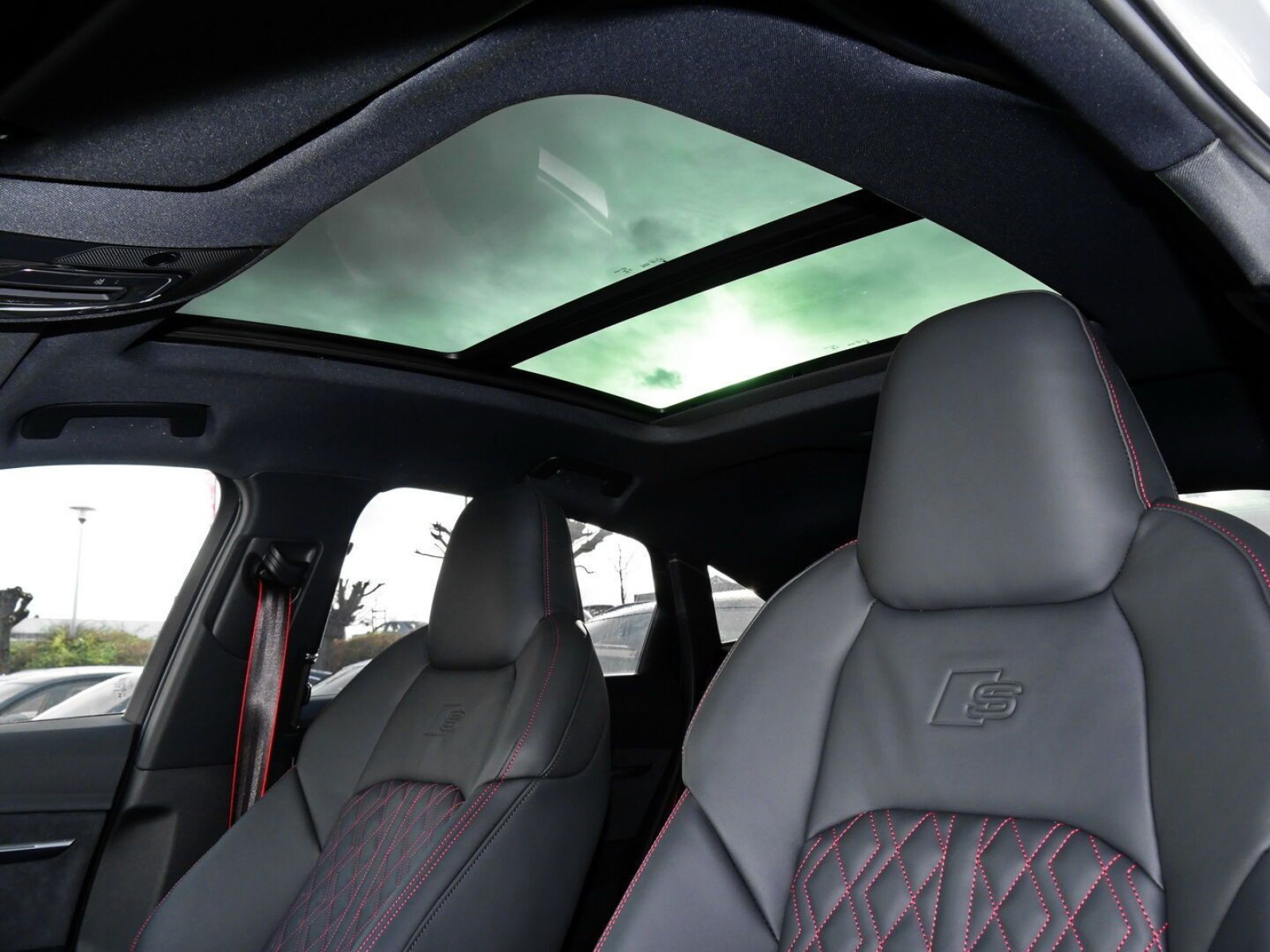 Audi - Q8 e-tron_12