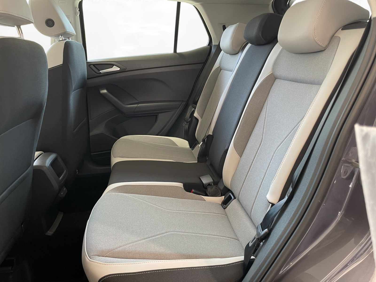 Volkswagen - T-Cross_11