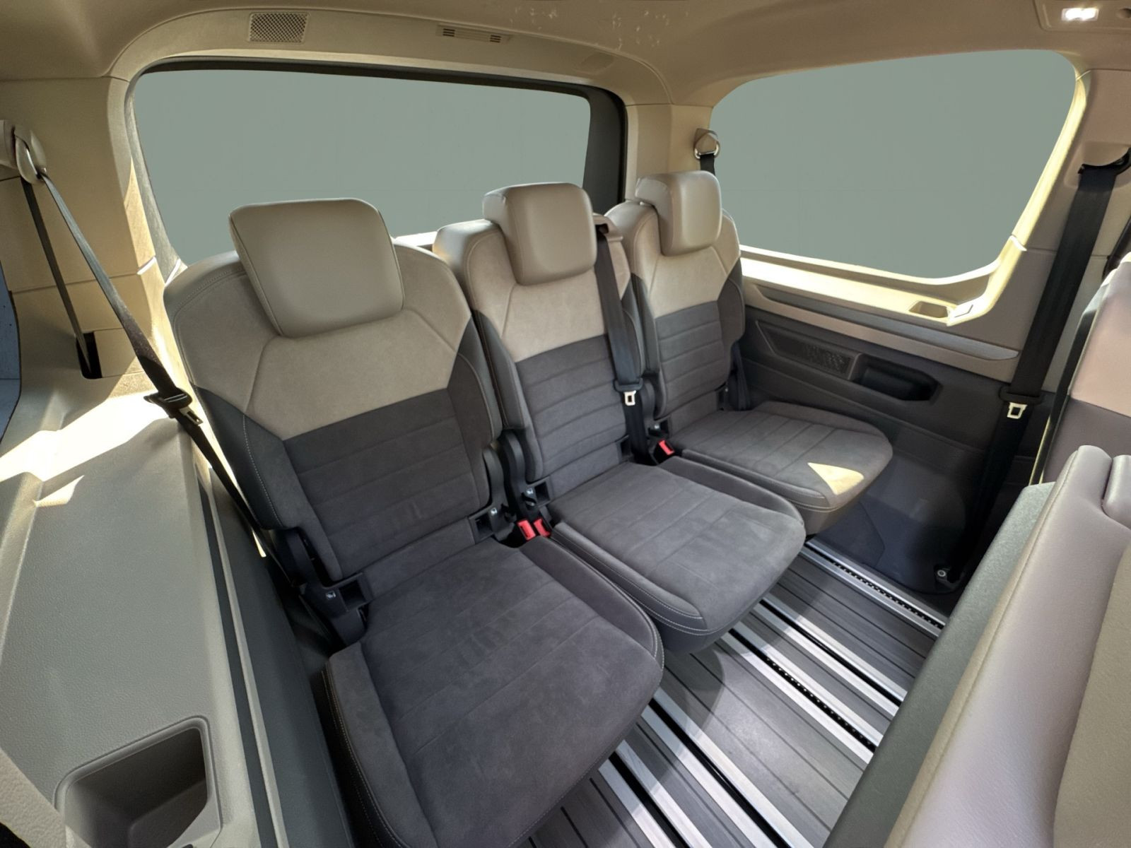 Volkswagen - Multivan_19