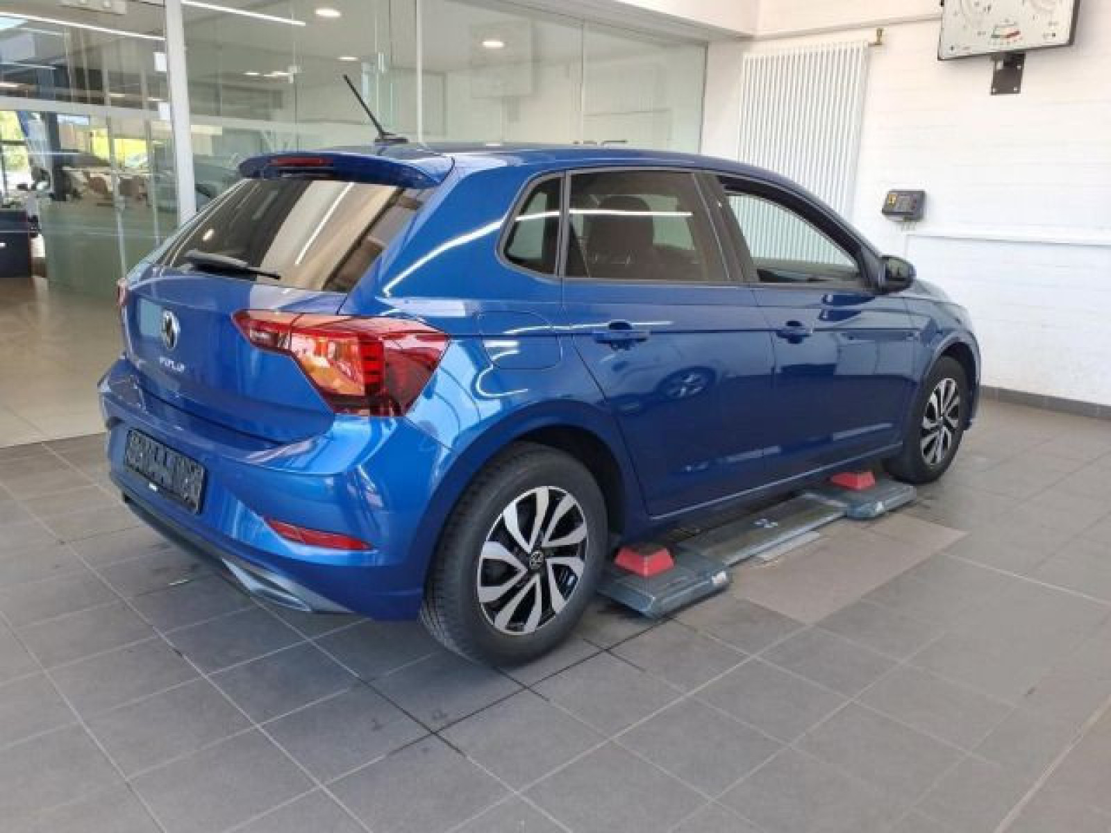 Volkswagen - Polo_4