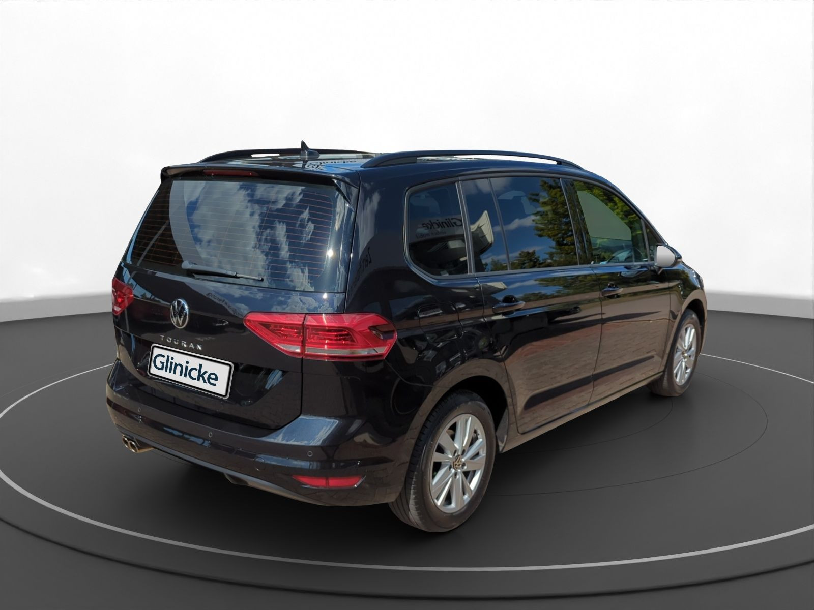 Volkswagen - Touran_11