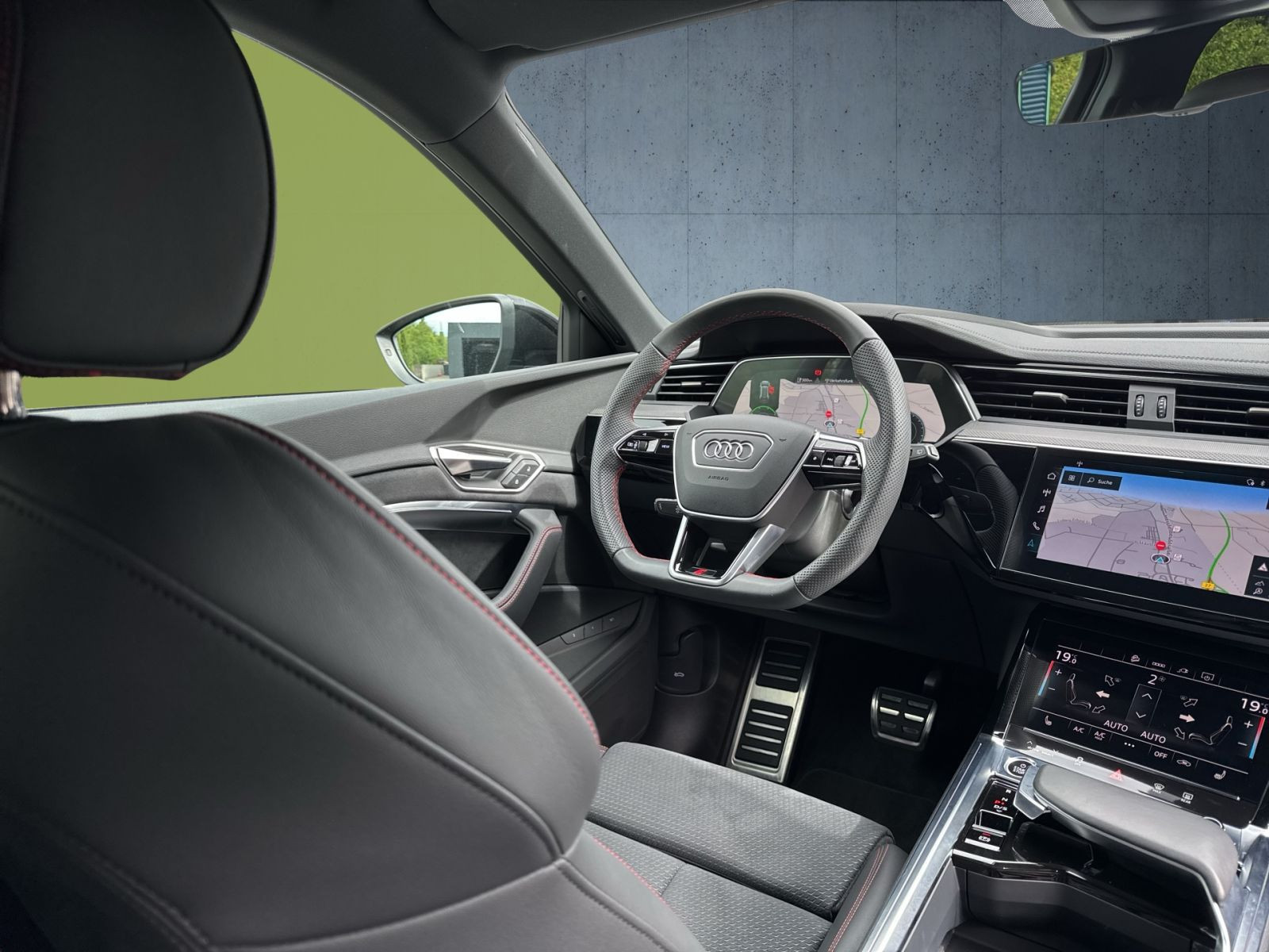 Audi - Q8 e-tron_21