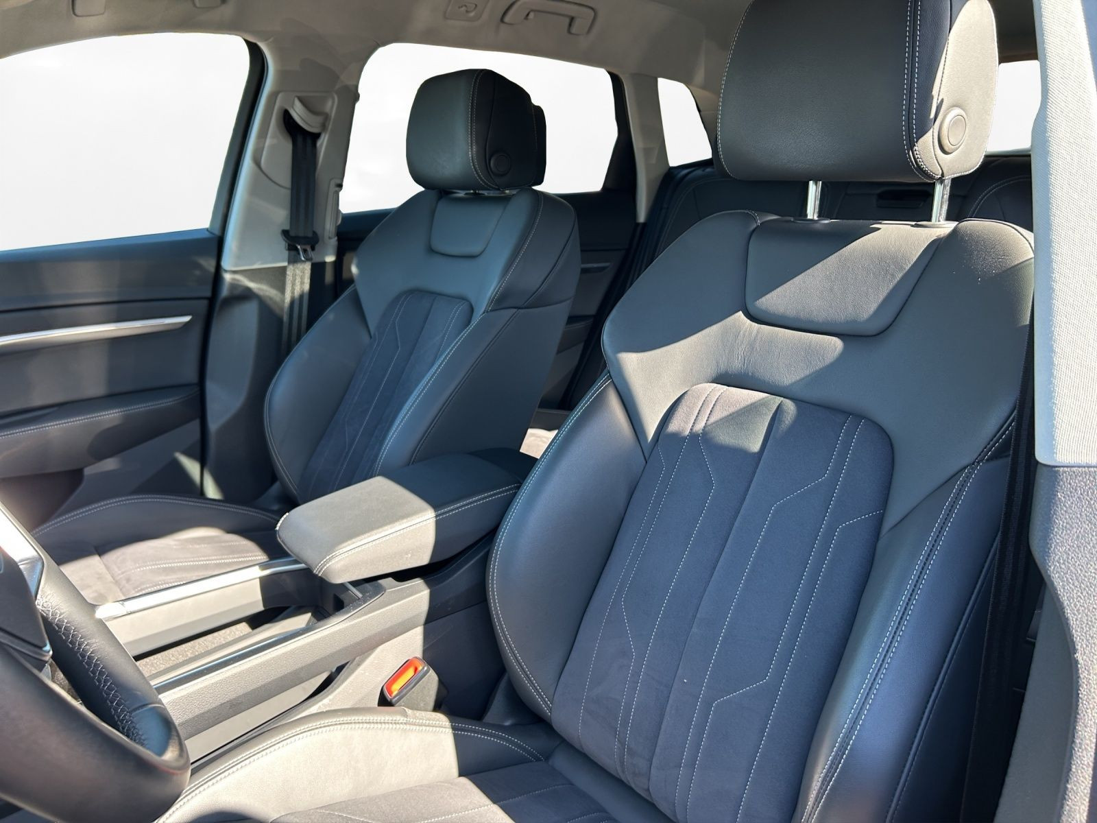 Audi - Q8 e-tron_15