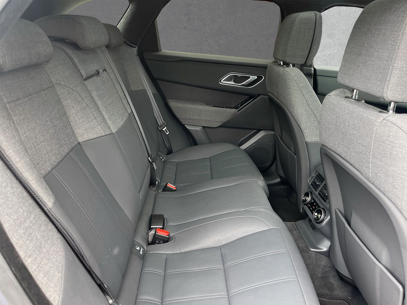 Land Rover - Range Rover Velar_5