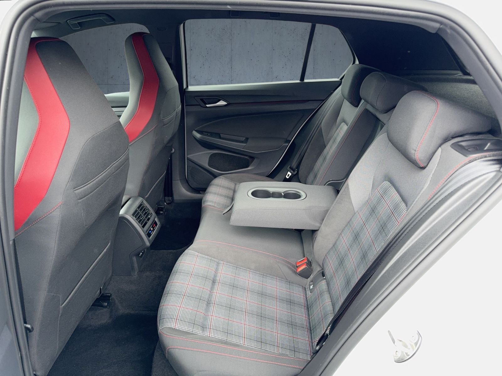 Volkswagen - Golf GTI_14