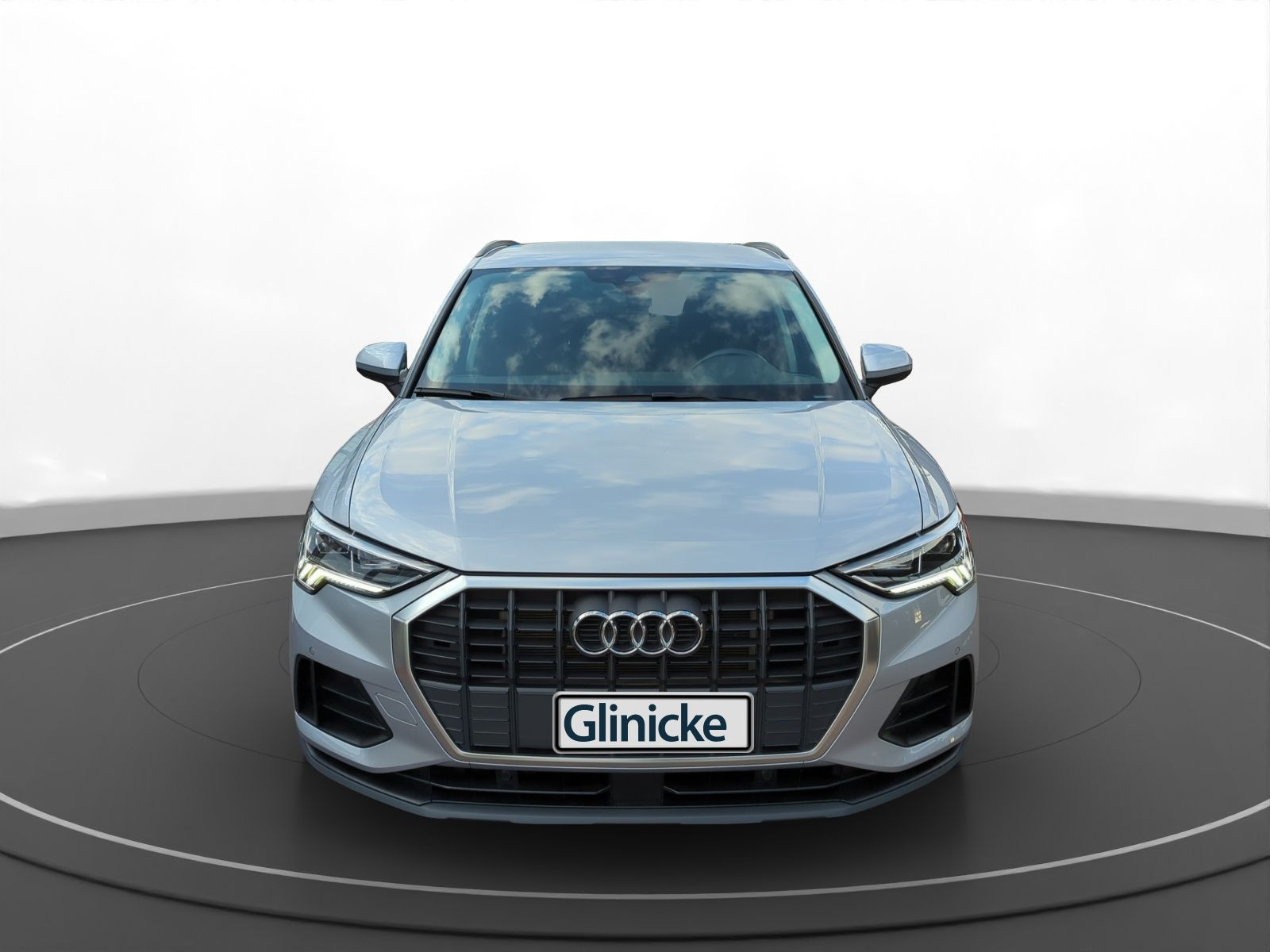 Audi - Q3_13