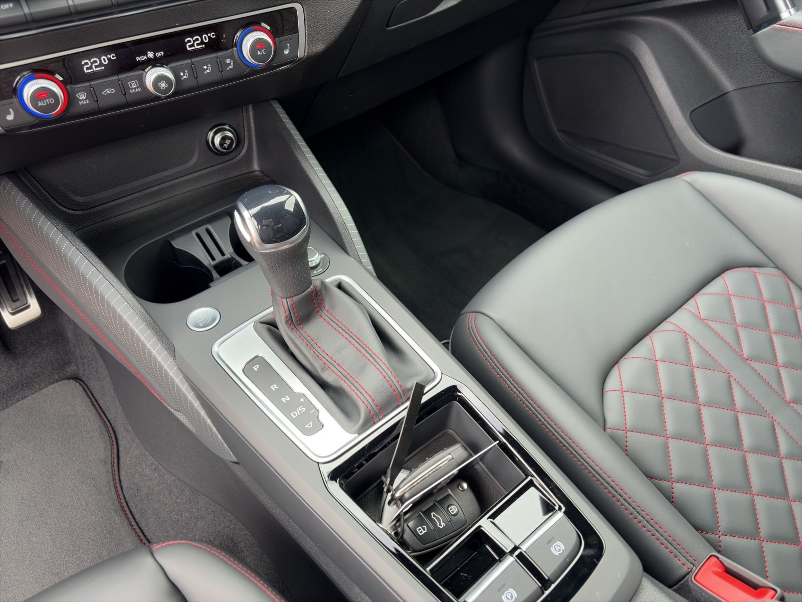 Audi - Q2_8