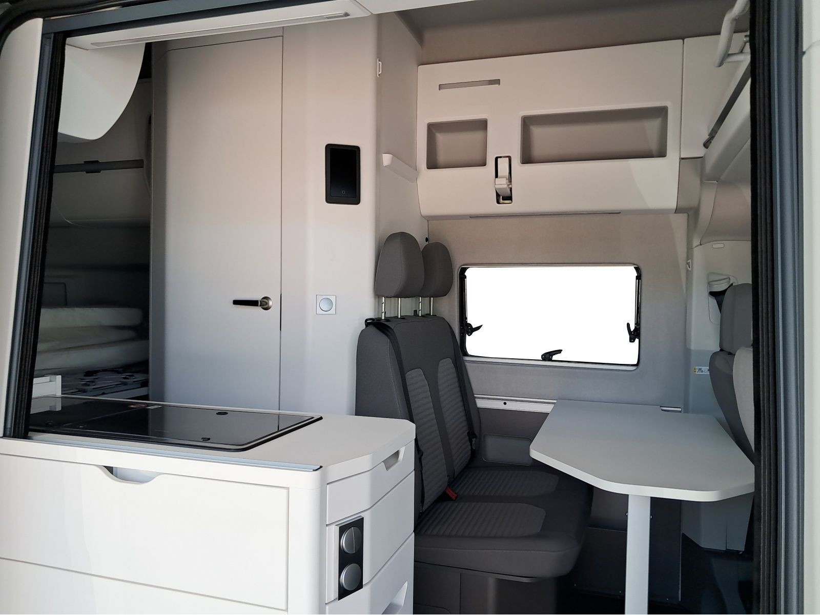 Volkswagen - California_12