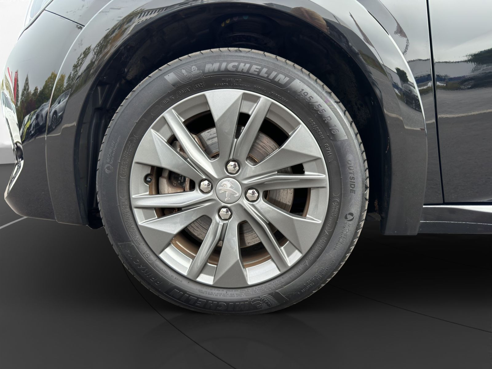 Peugeot - 208_13