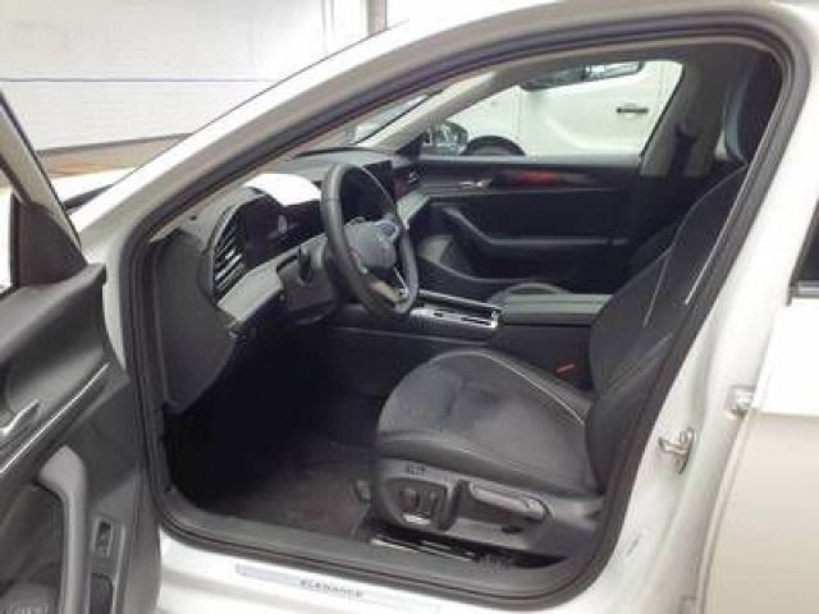 Volkswagen - Passat_5