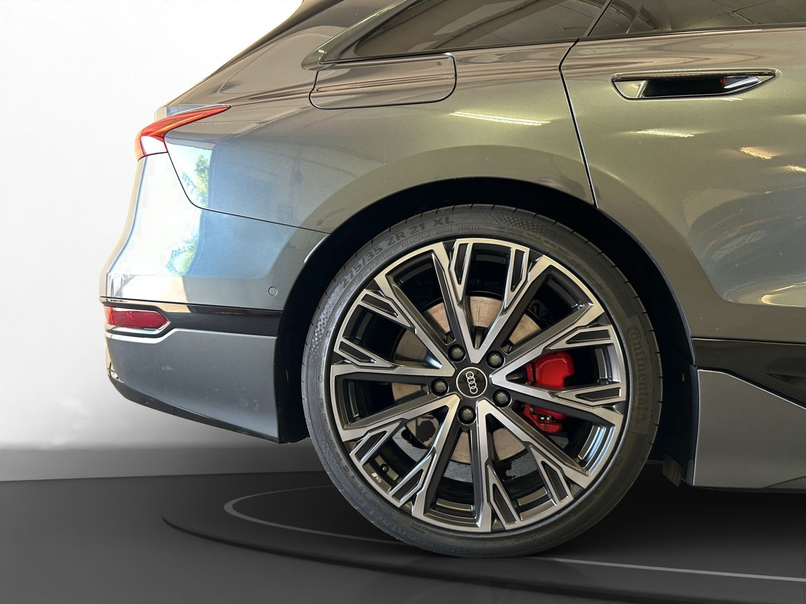 Audi - S6 Avant e-tron_16