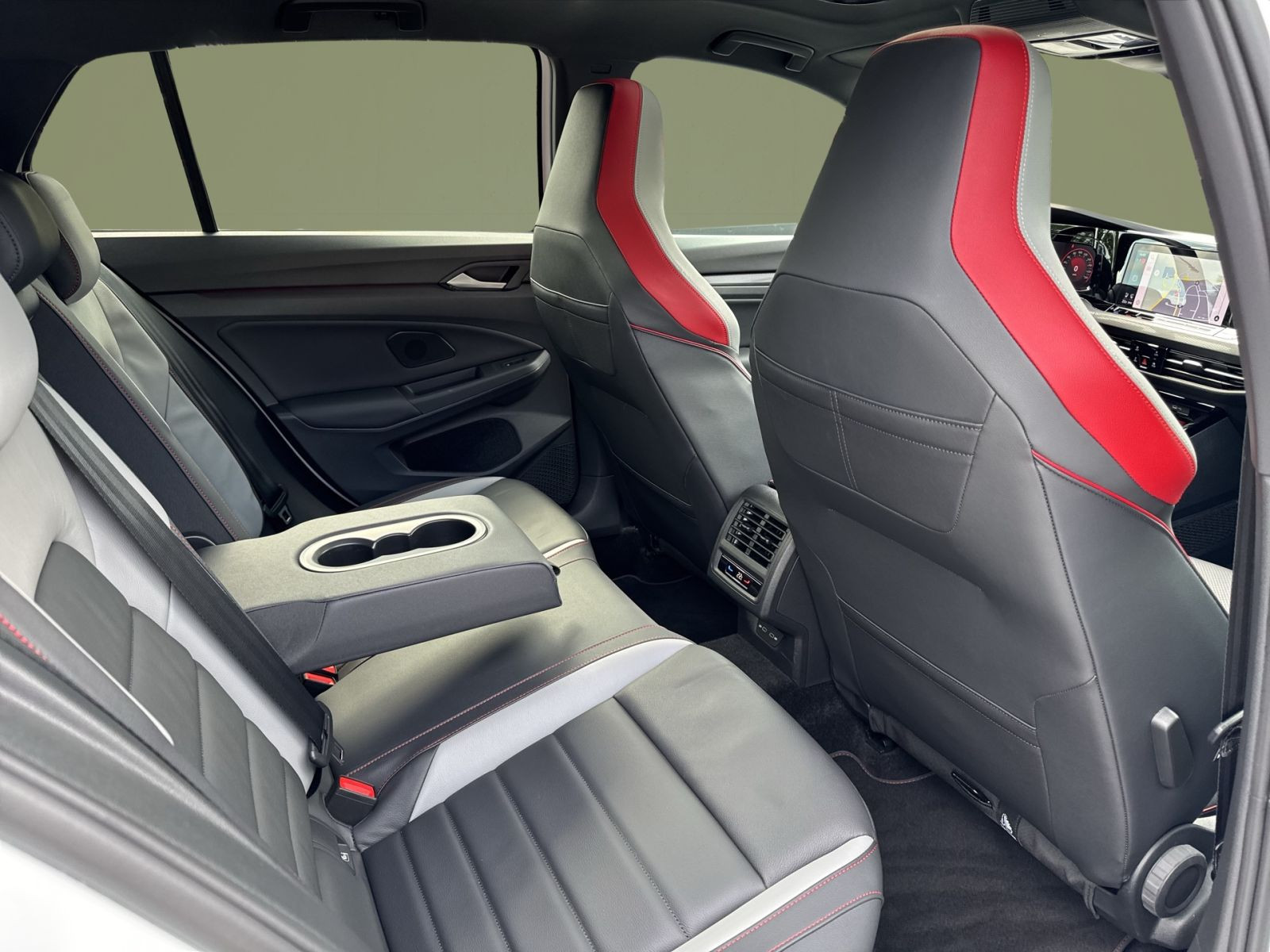 Volkswagen - Golf GTI_20
