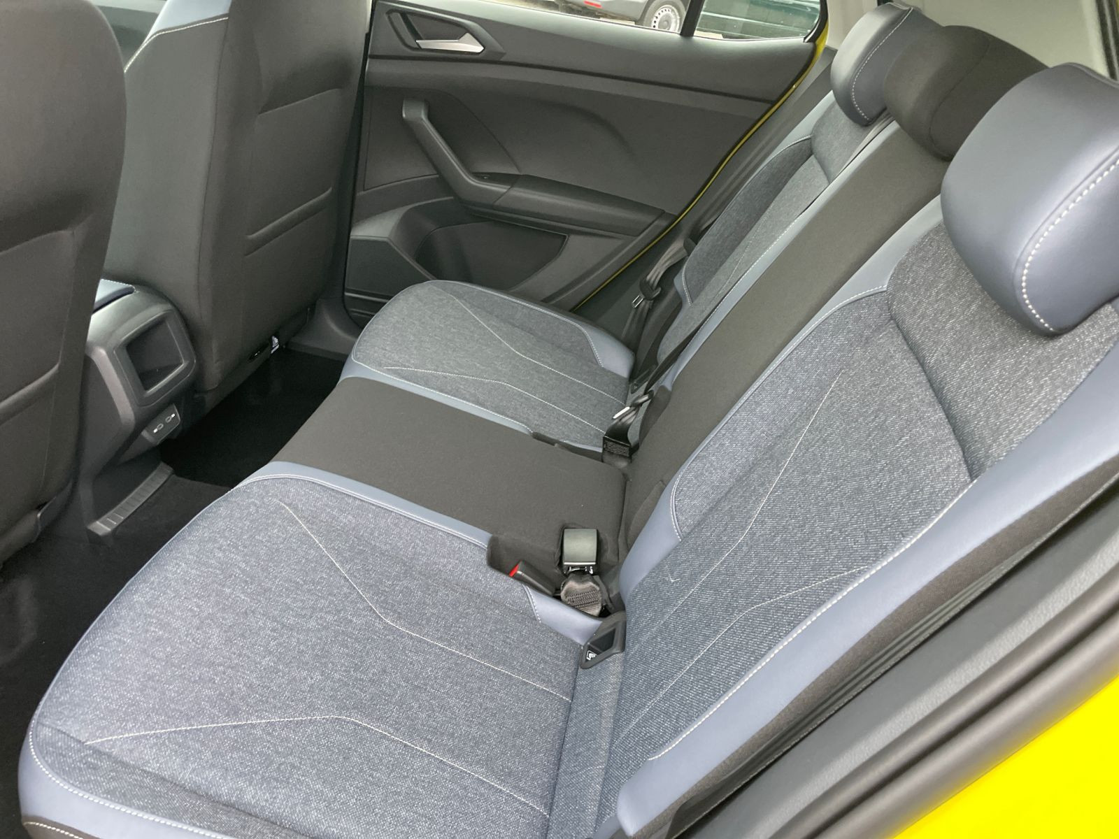 Volkswagen - T-Cross_12