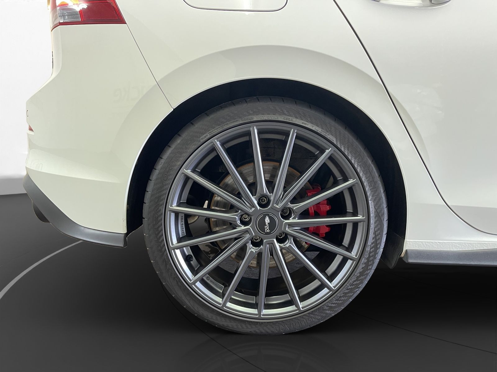 Volkswagen - Golf GTI_16