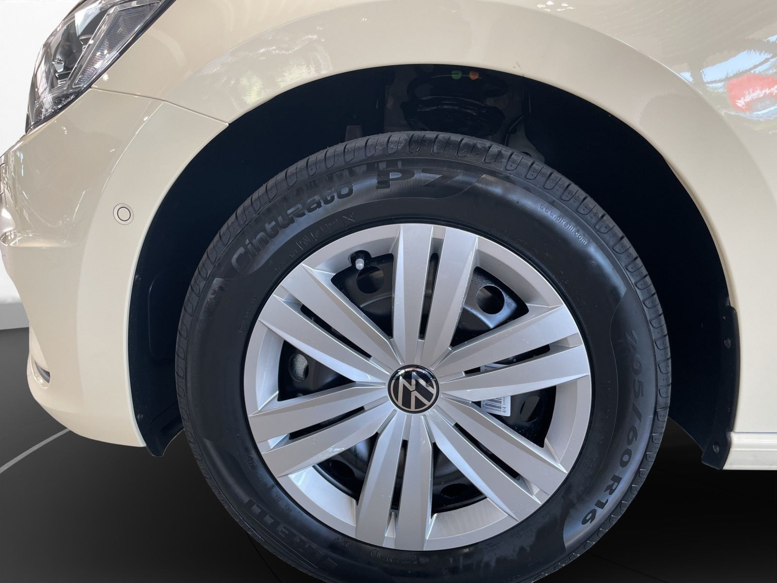Volkswagen - Touran_4