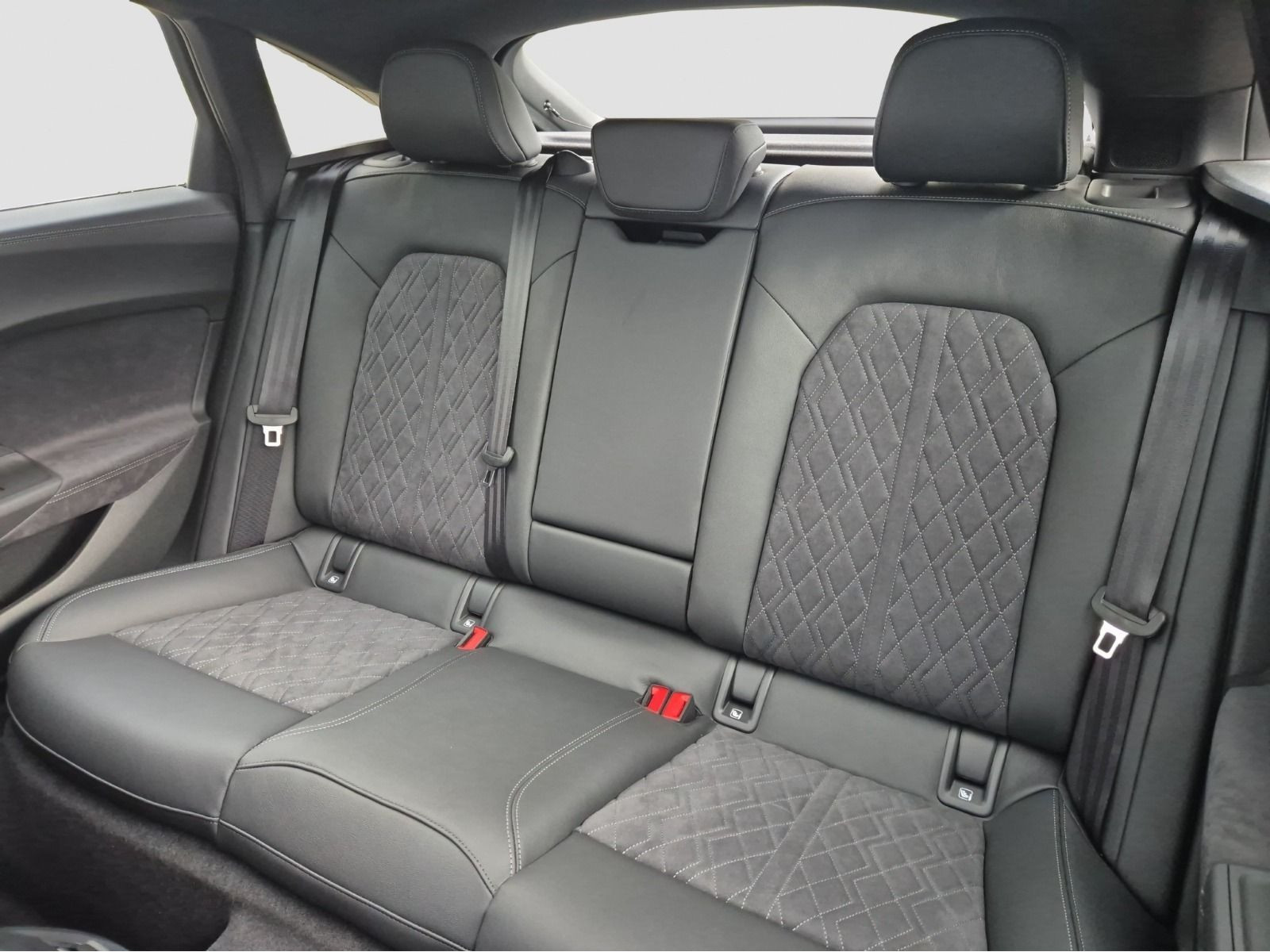 Audi - S5 Limousine_15