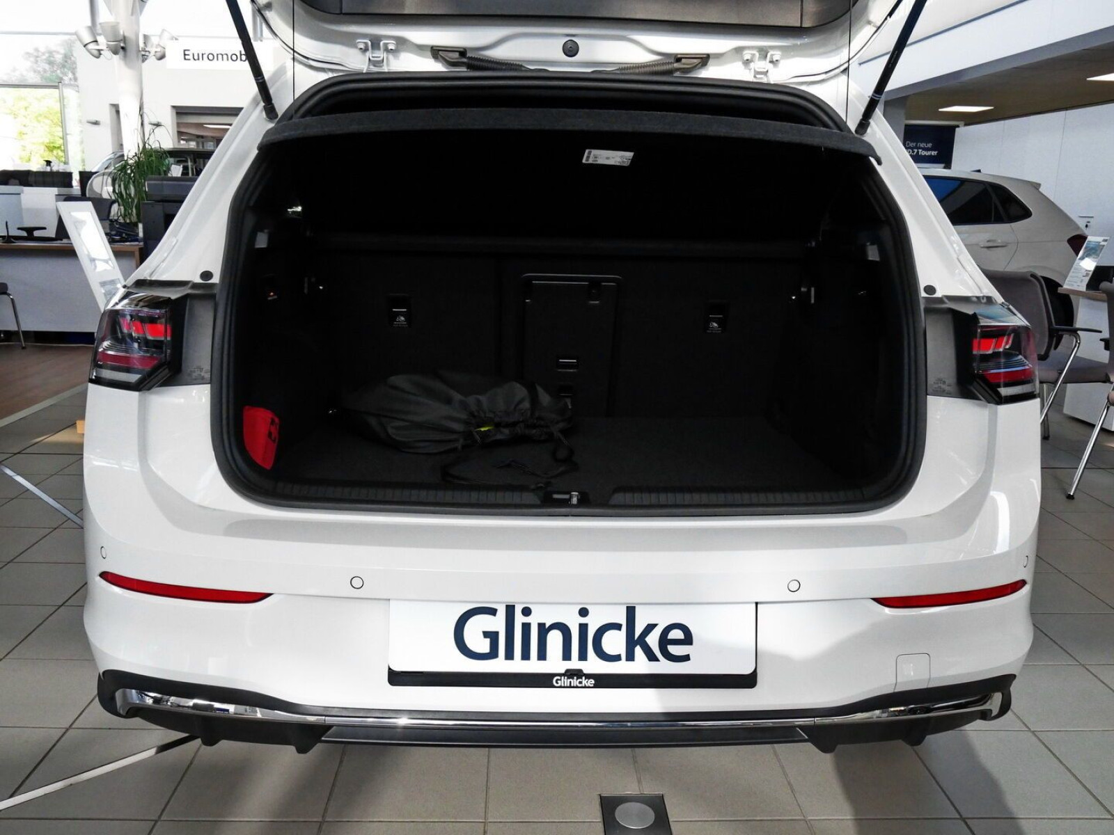 Volkswagen - Golf_10