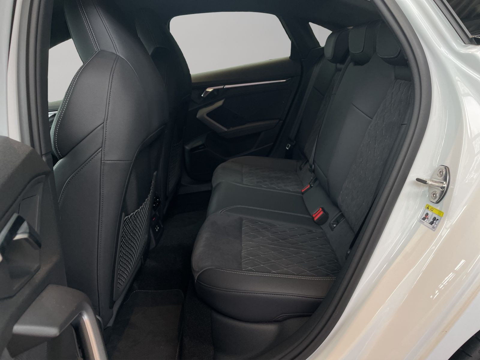 Audi - A3 Limousine_18