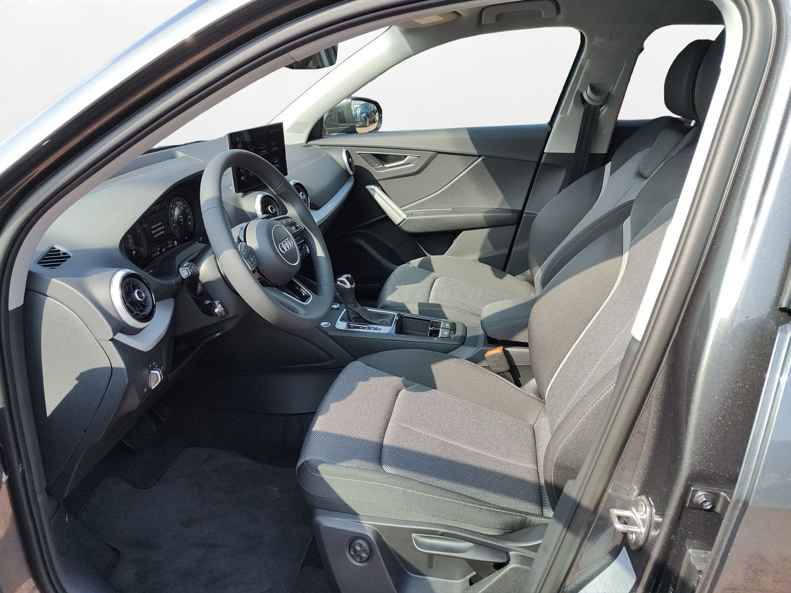 Audi - Q2_2