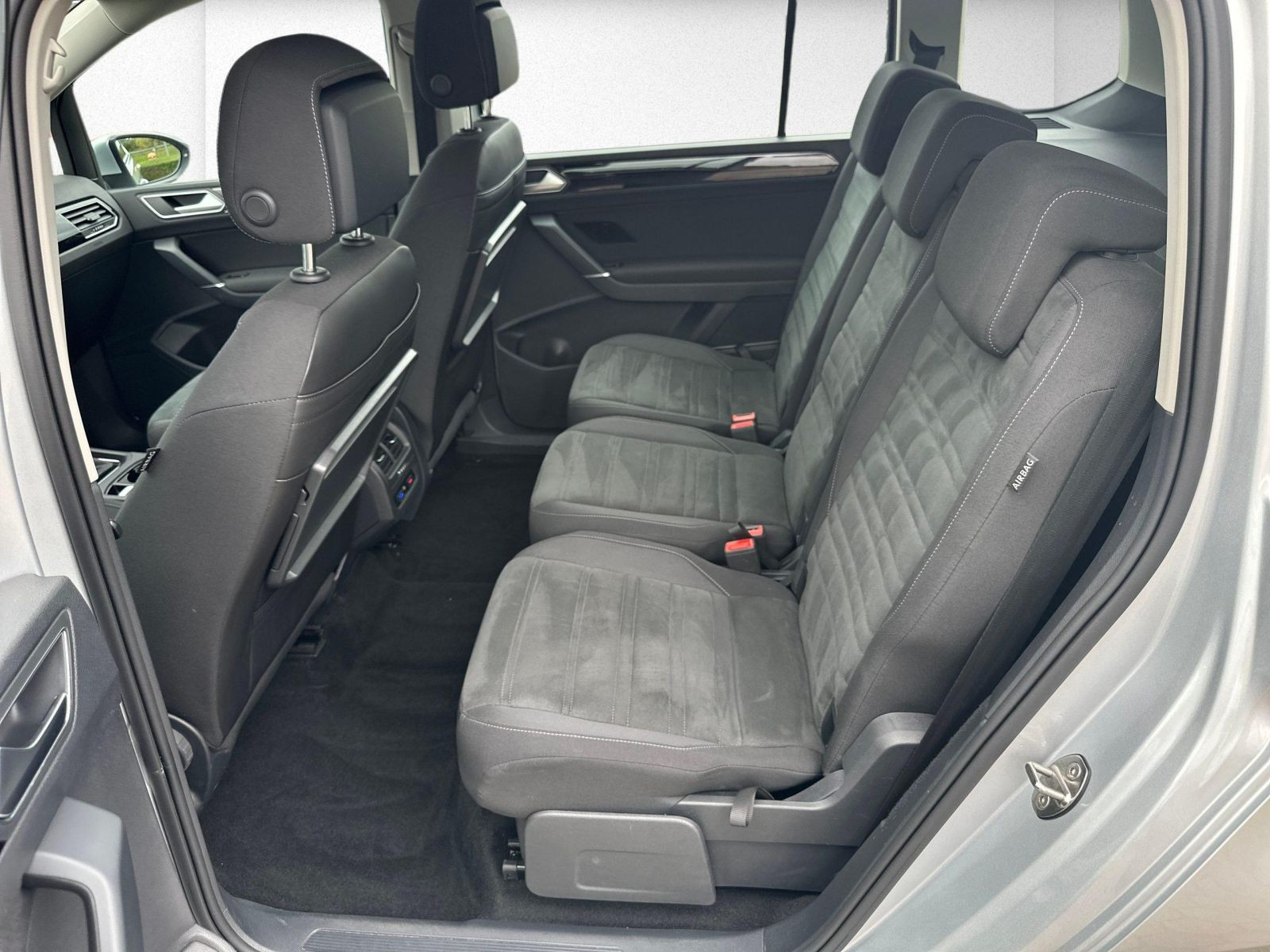 Volkswagen - Touran_14