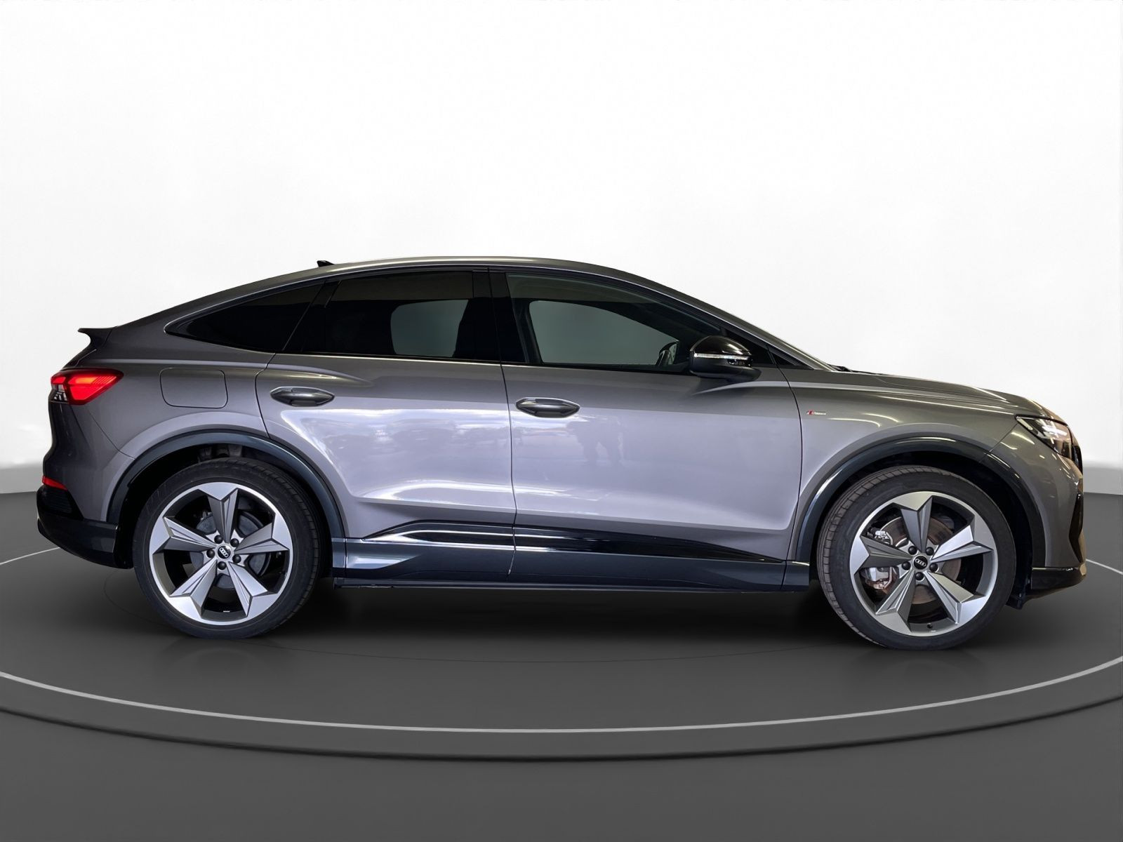 Audi - Q4 Sportback e-tron_7