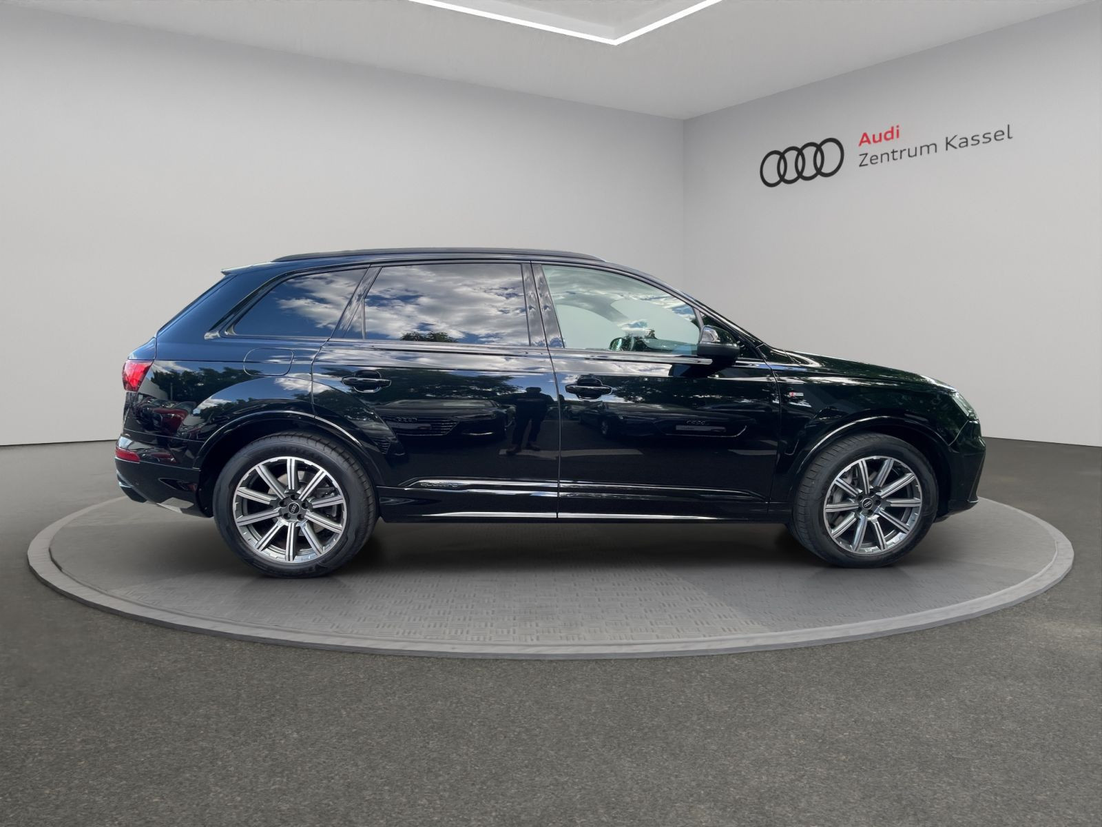 Audi - Q7_8