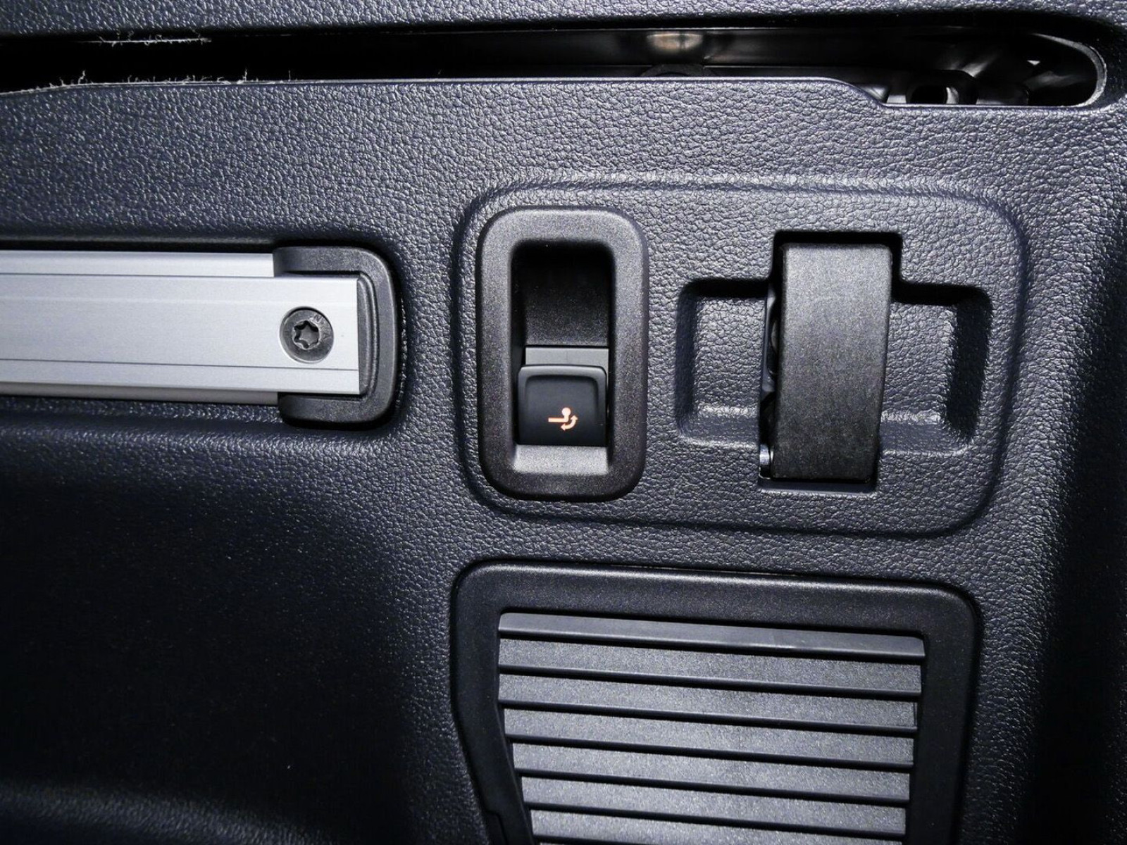 Volkswagen - Touran_10