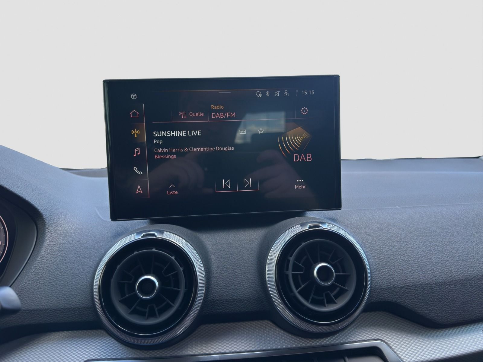 Audi - Q2_18