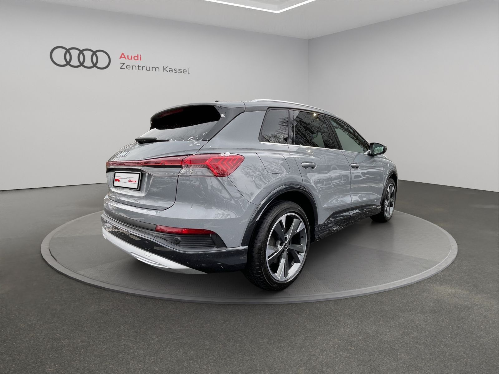 Audi - Q4_7
