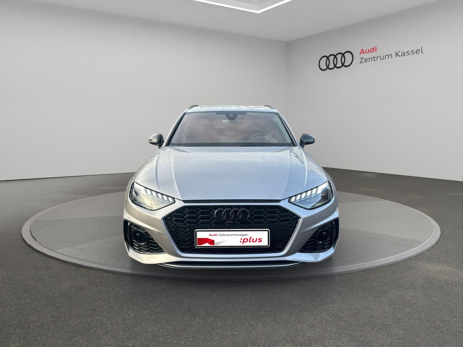 Audi - RS 4_8