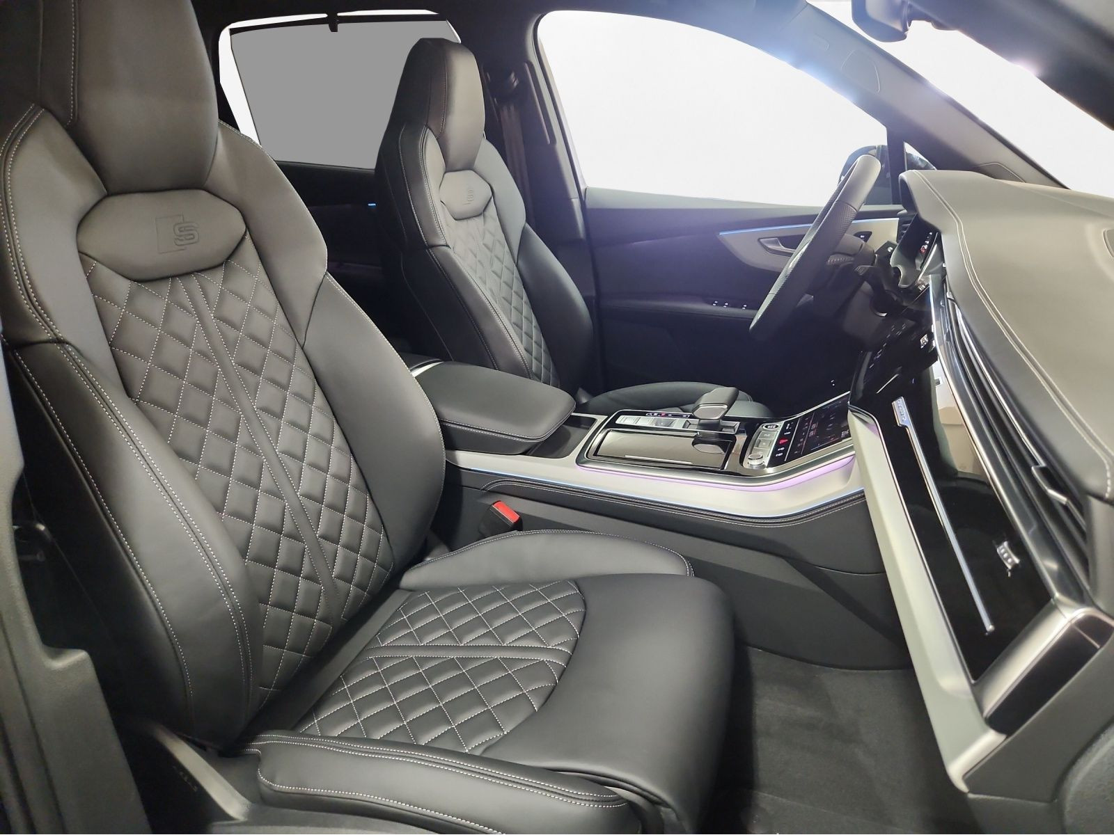 Audi - Q7_23