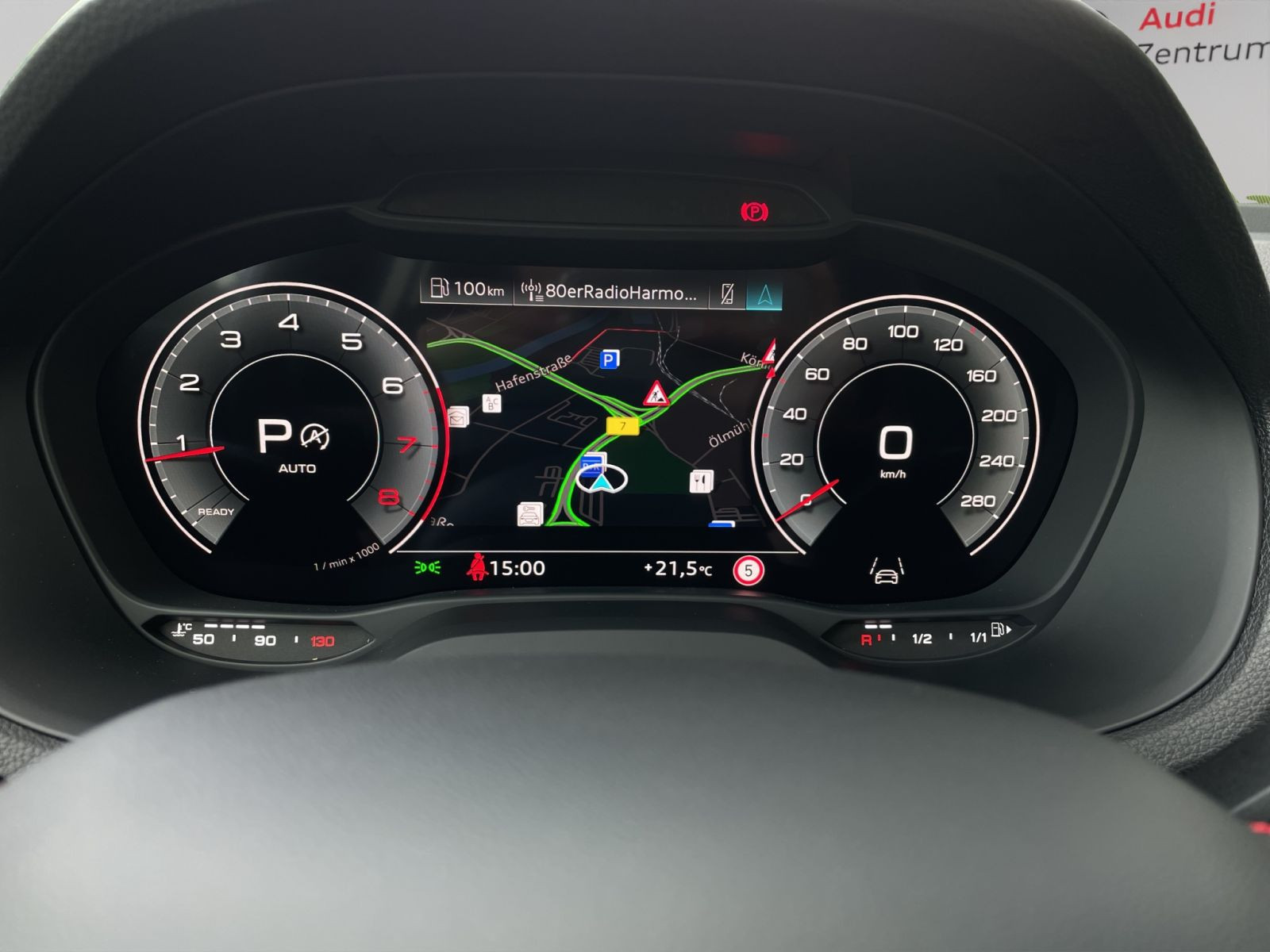 Audi - Q2_13