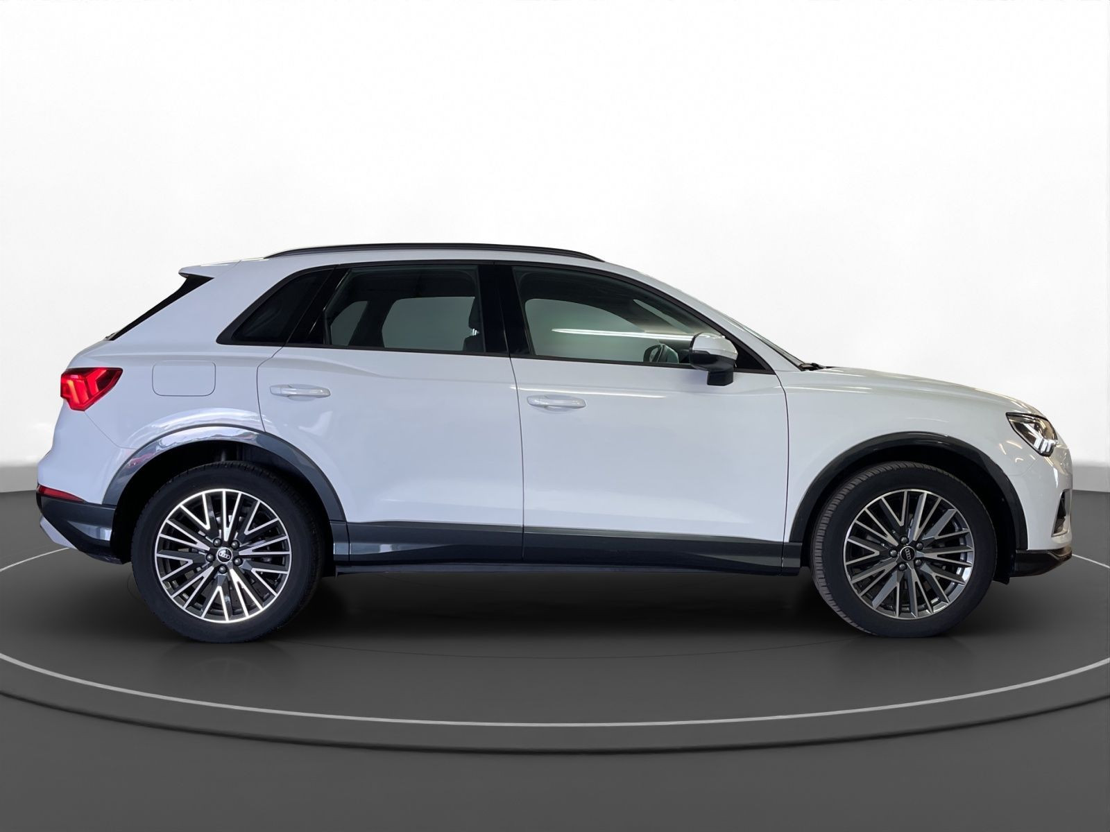 Audi - Q3_7