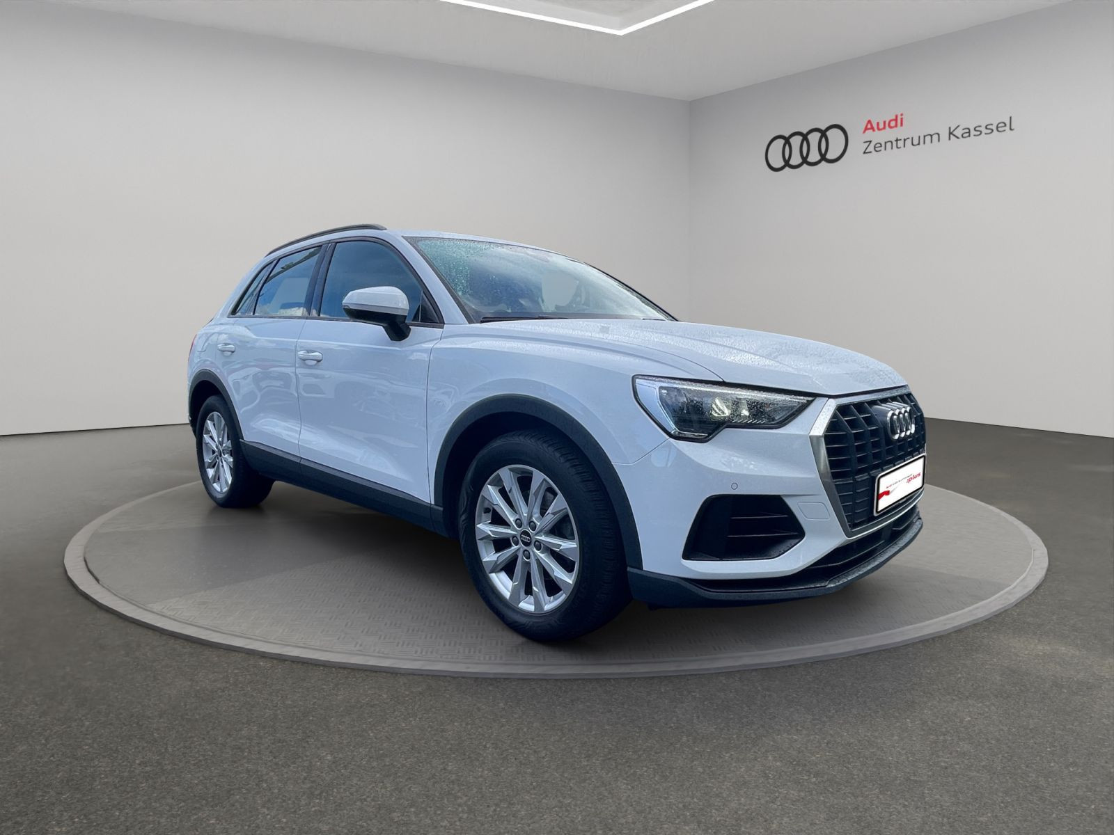 Audi - Q3_9