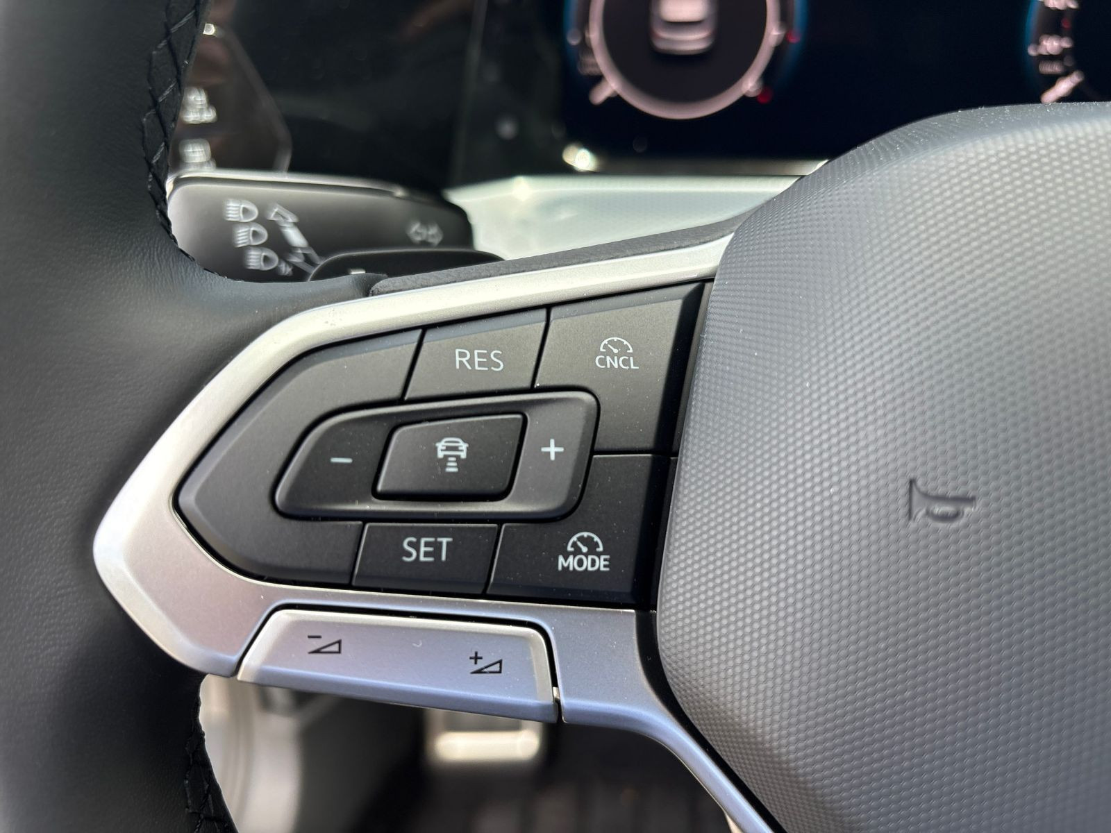 Volkswagen - Golf_17