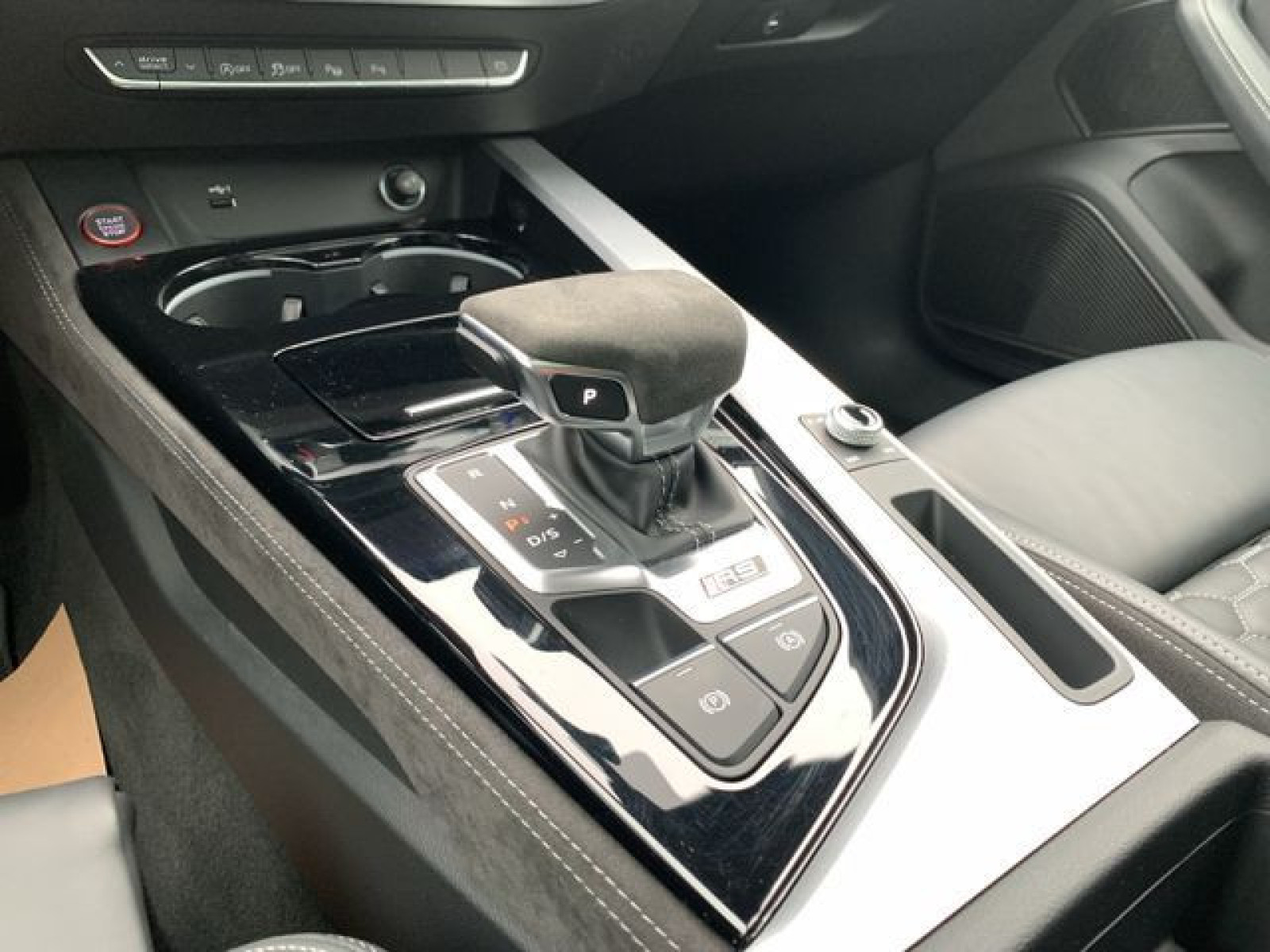 Audi - RS 4 Avant_26