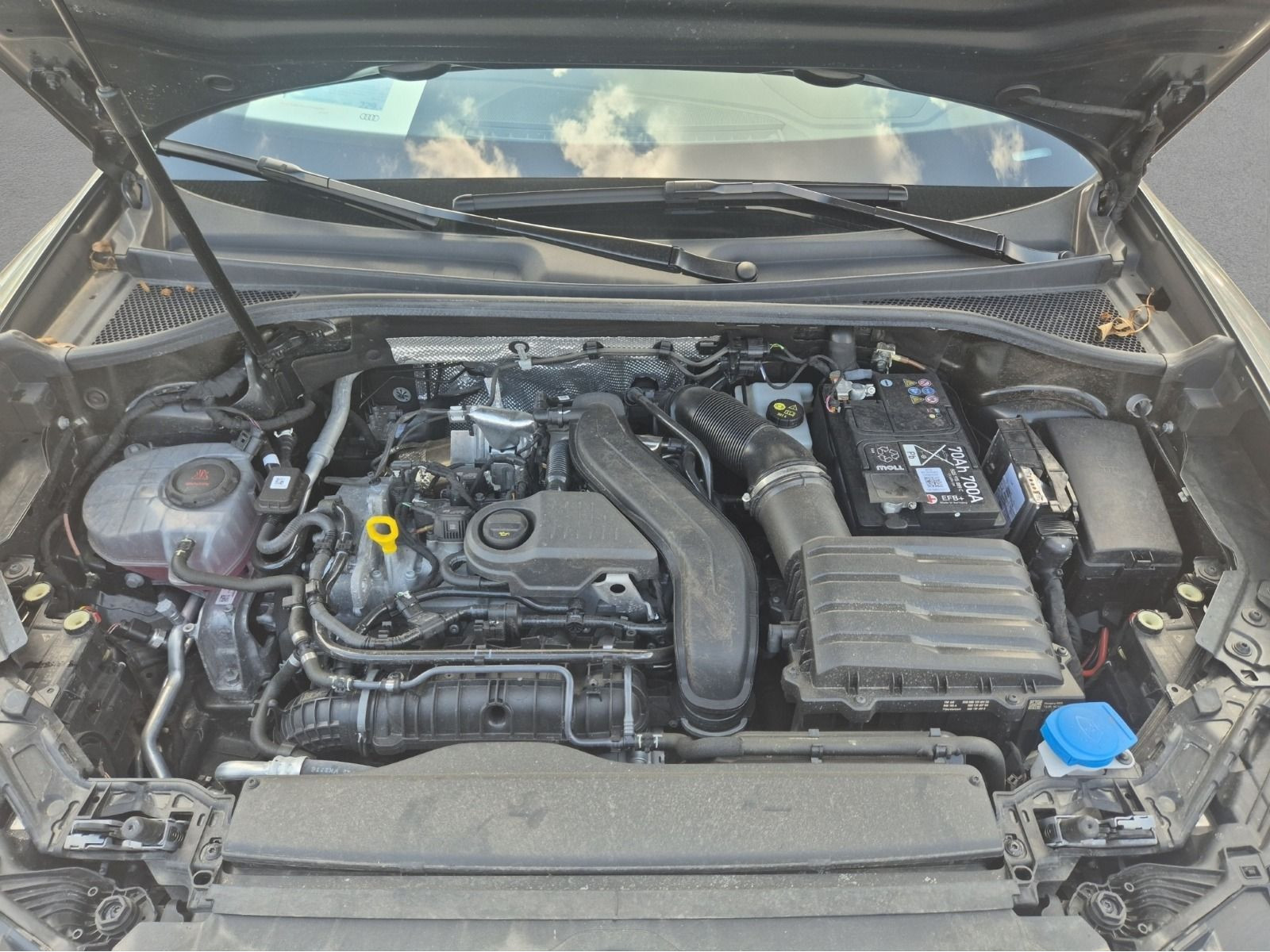 Audi - Q3_24