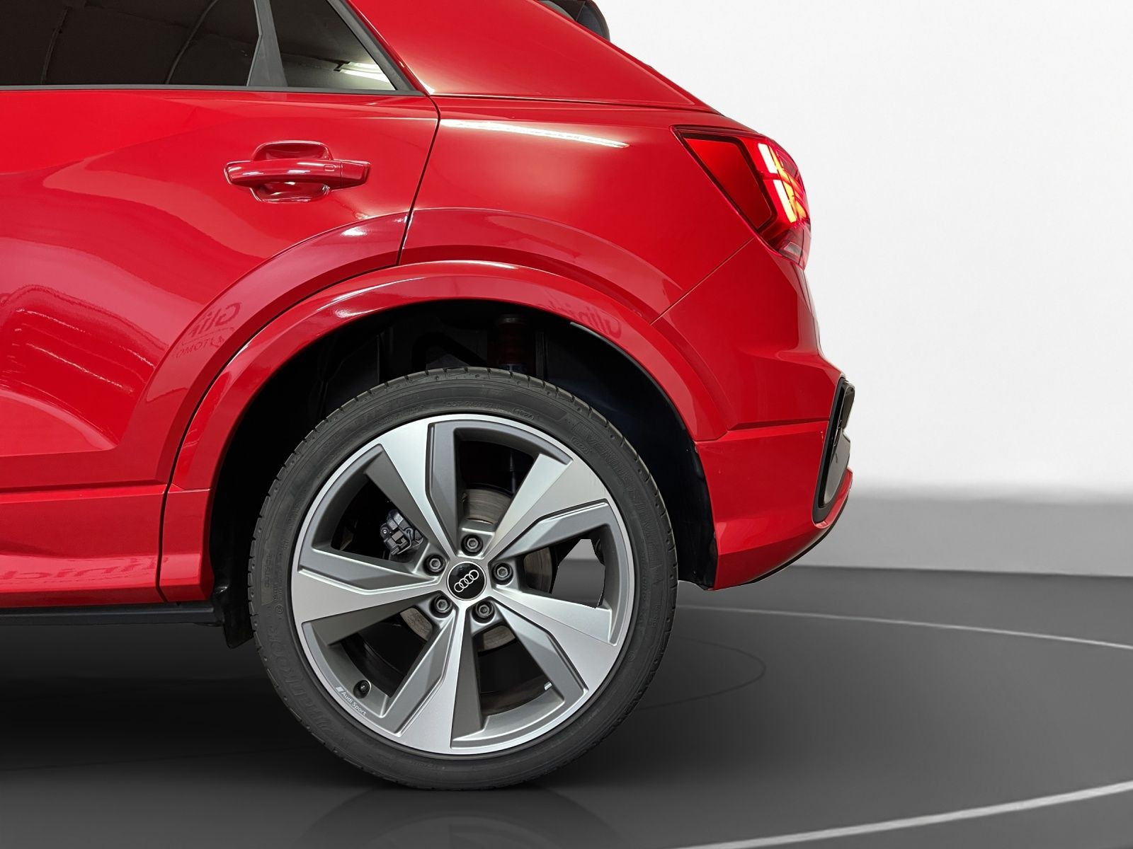 Audi - Q2_12