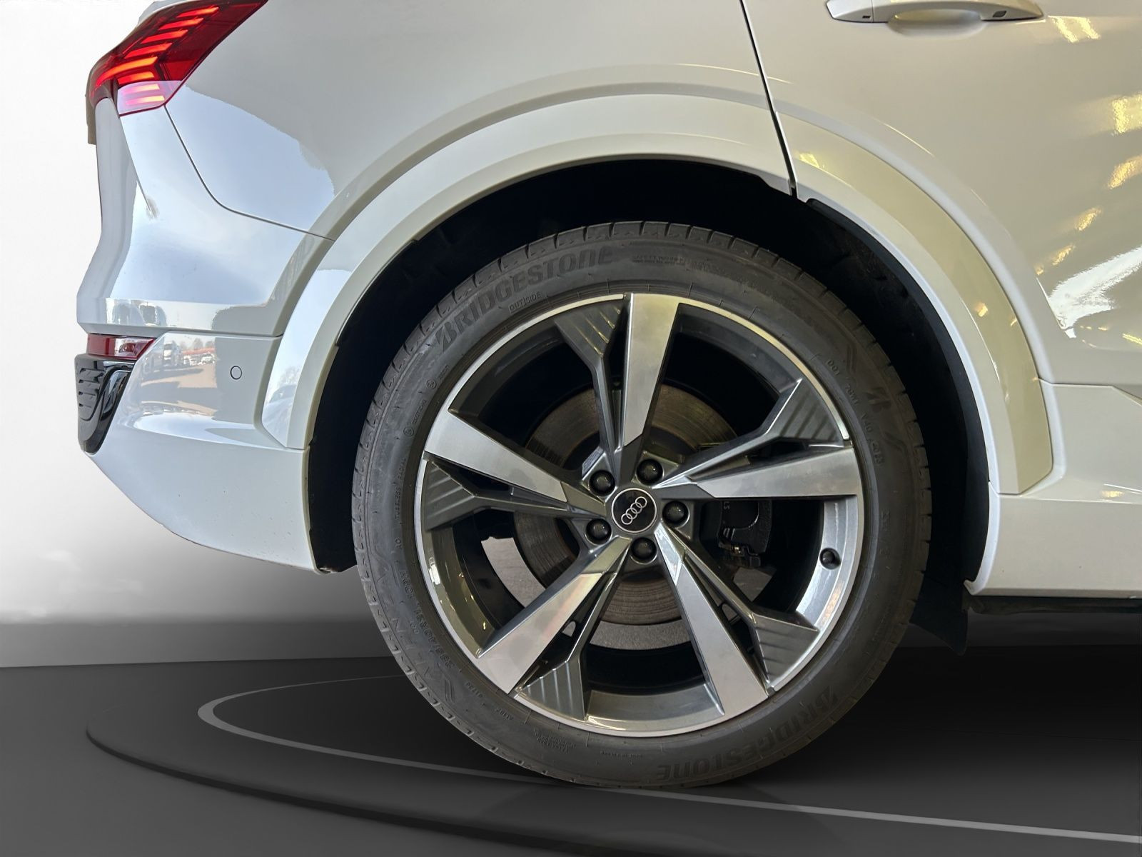 Audi - SQ8 Sportback e-tron_16