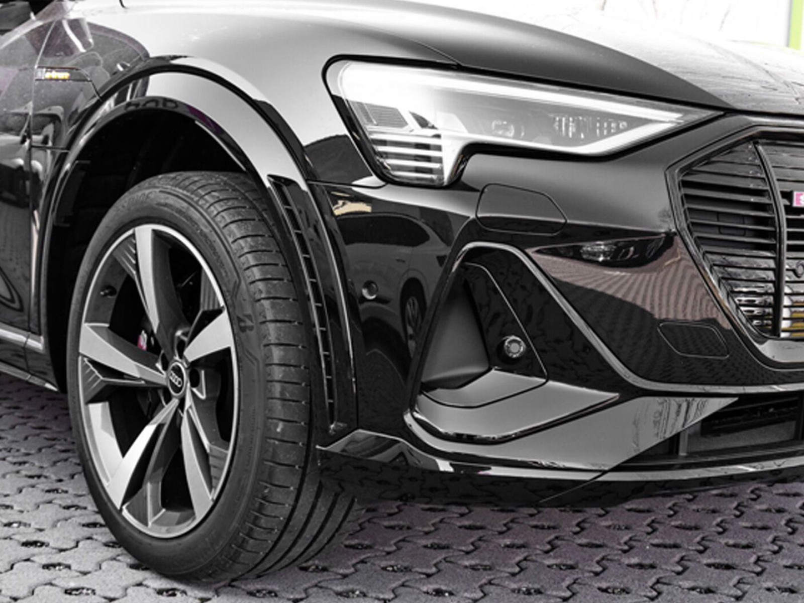 Audi - e-tron Sportback_17