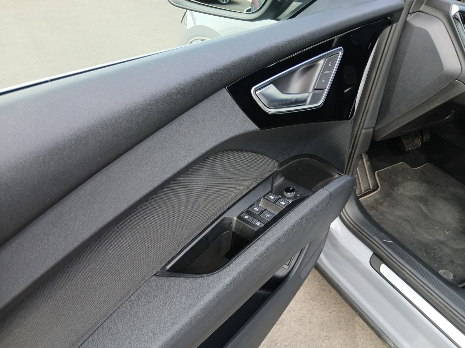 Audi - Q4 Sportback e-tron_11