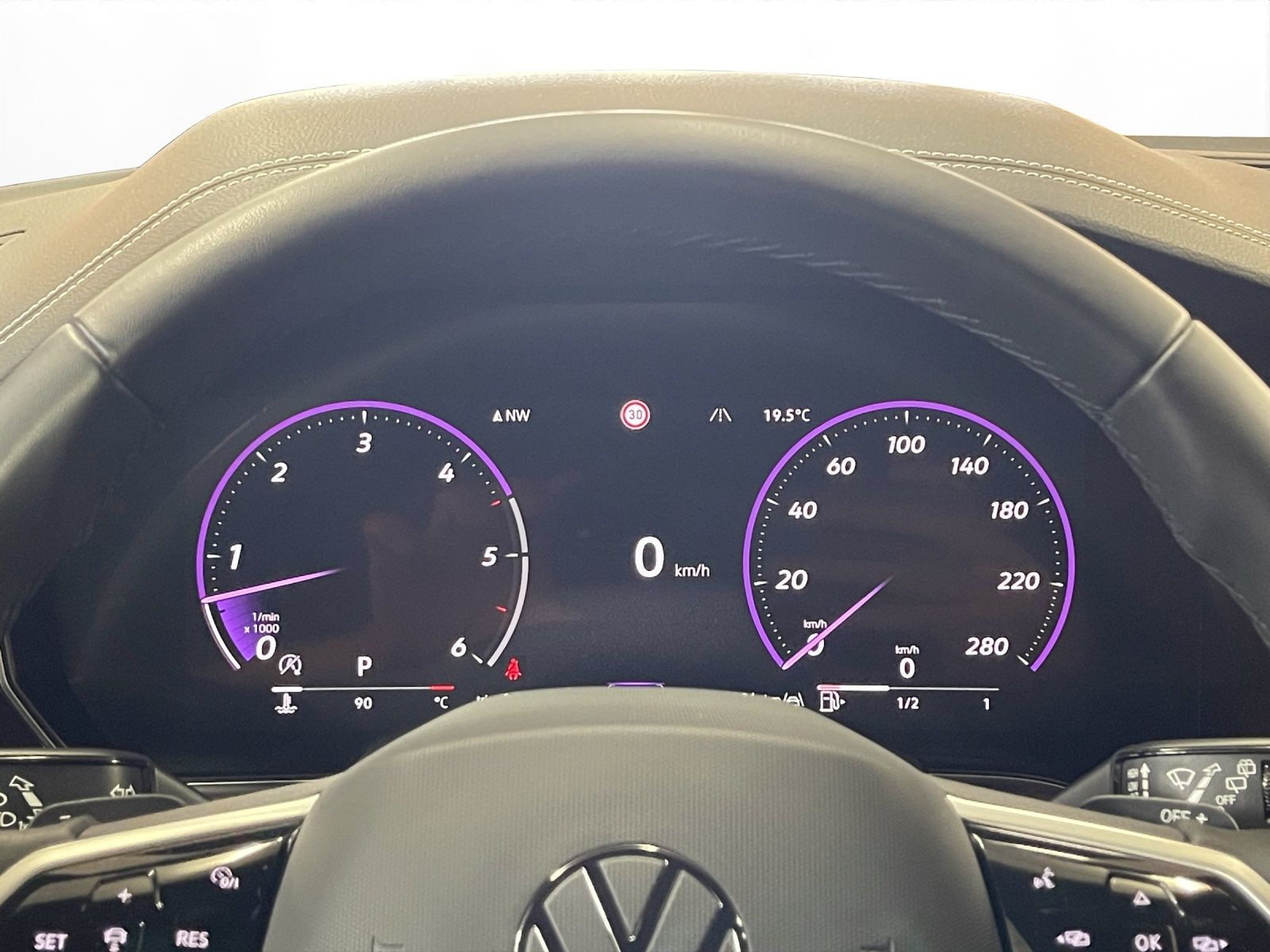 Volkswagen - Touareg_9