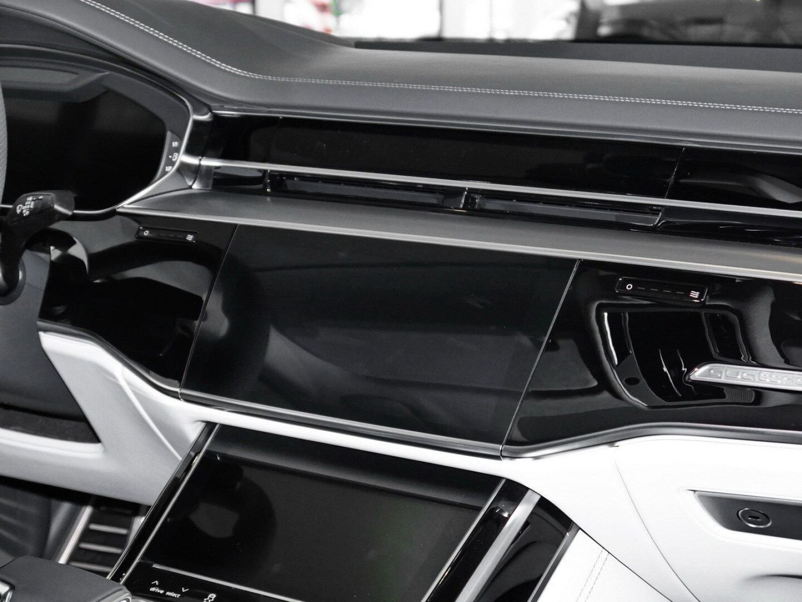Audi - A8_5